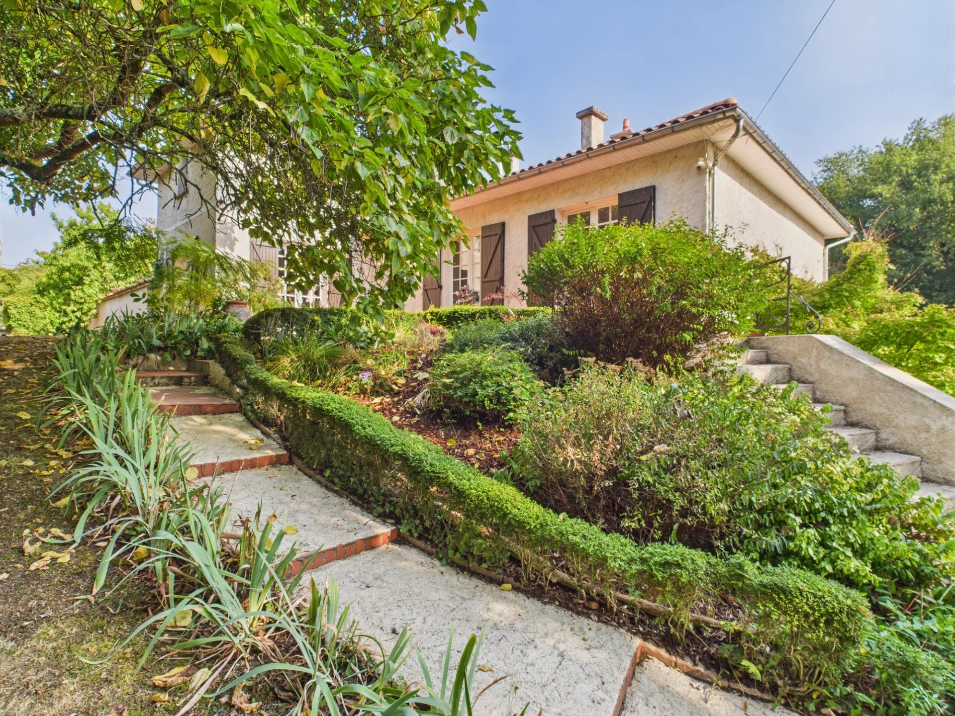 House in Riberac - view 1