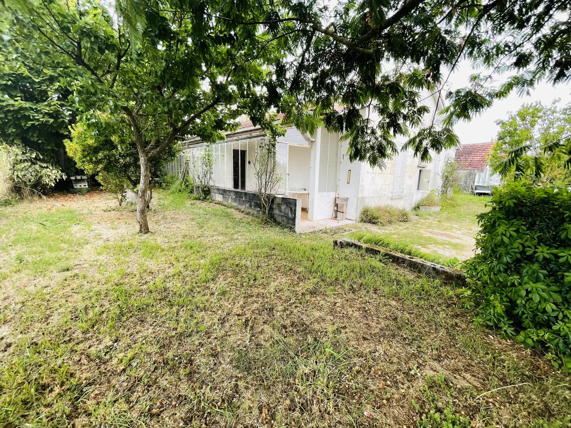 House in Barbezieux-Saint-Hilaire - view 1