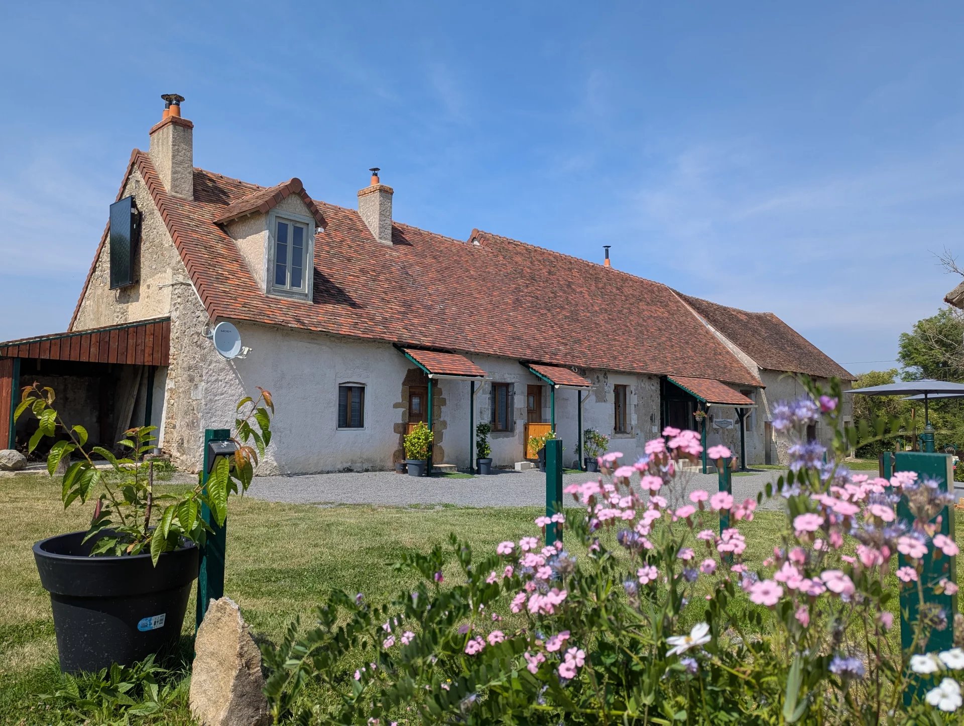 House in Brigueil-le-Chantre - view 1