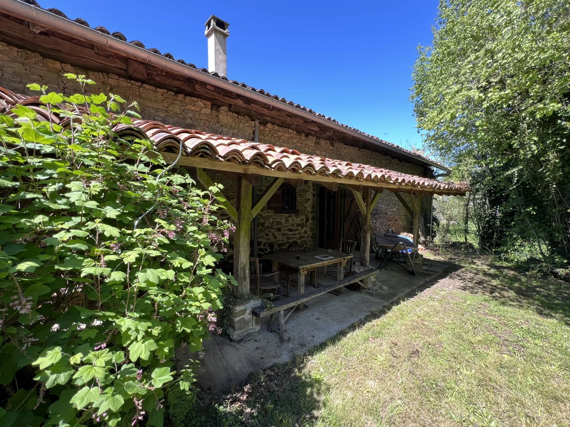 House in Les Salles-Lavauguyon - view 1