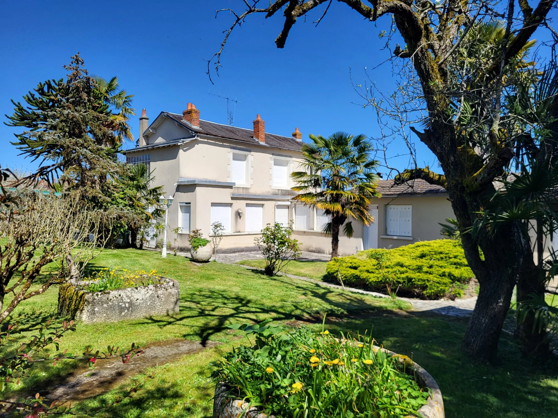 House in Montmorillon - view 1