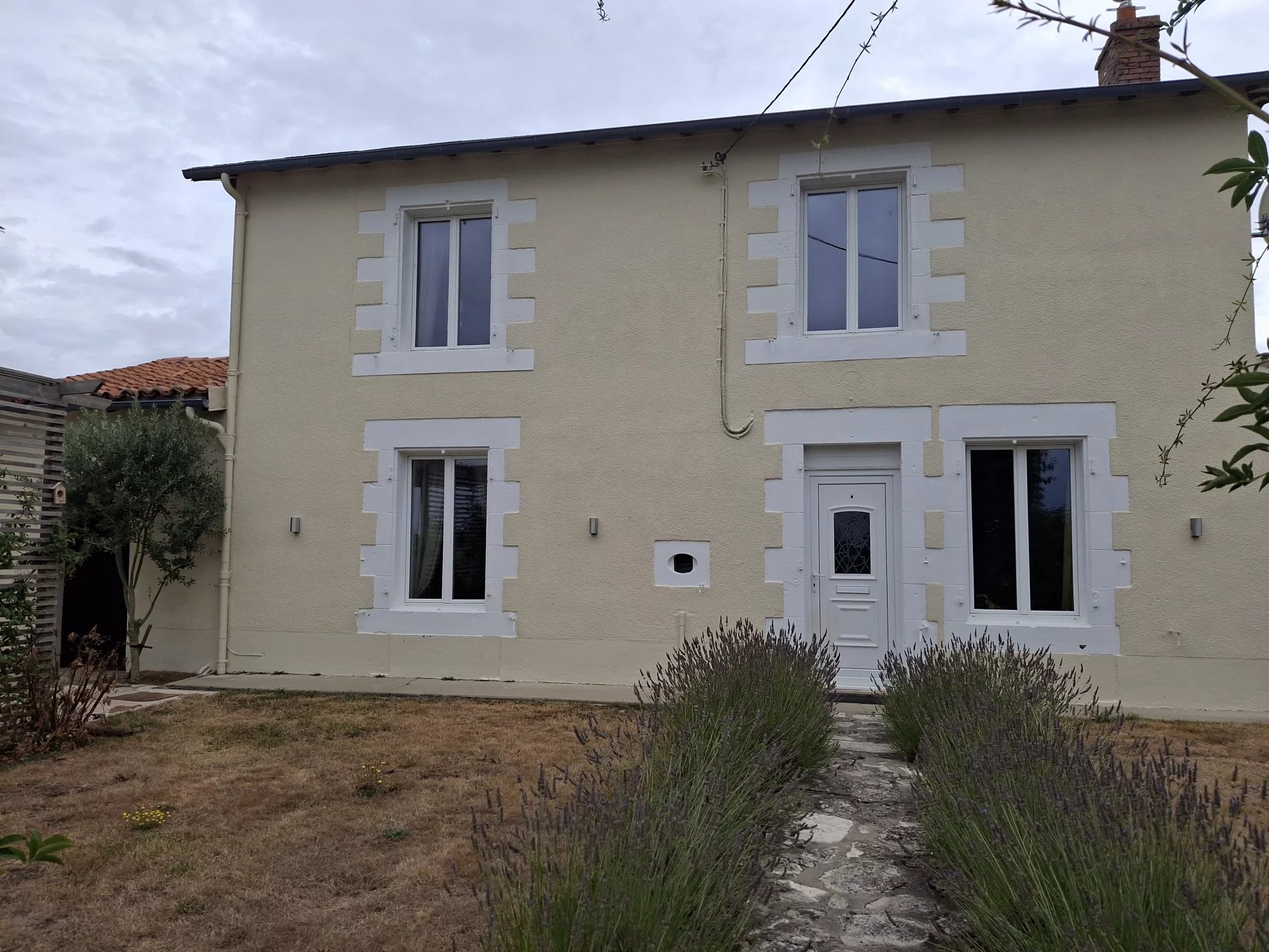 House in Millac - view 1