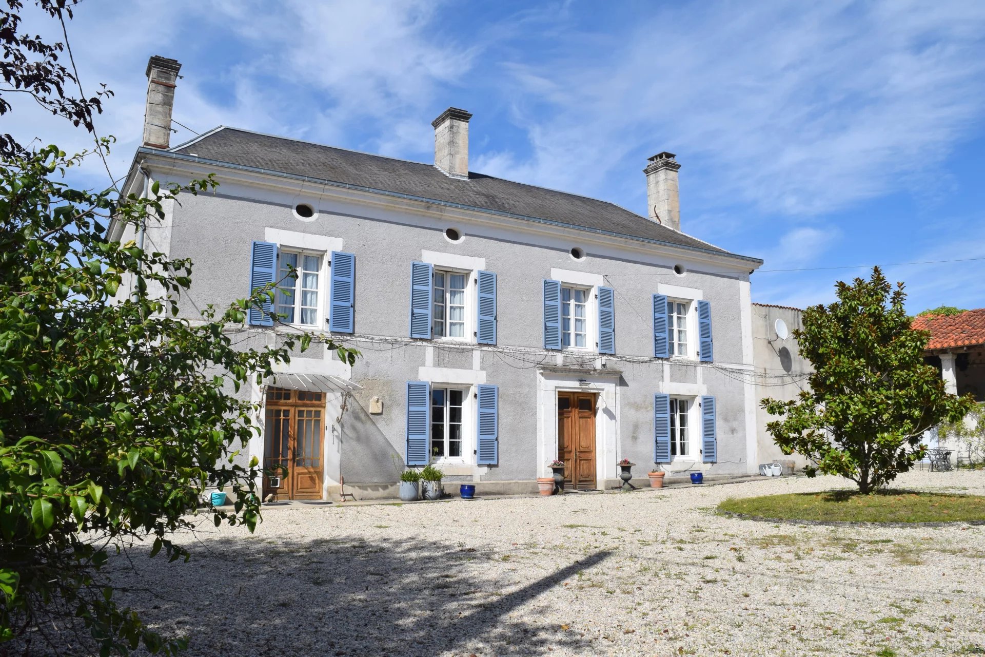 House in Verteillac - view 1