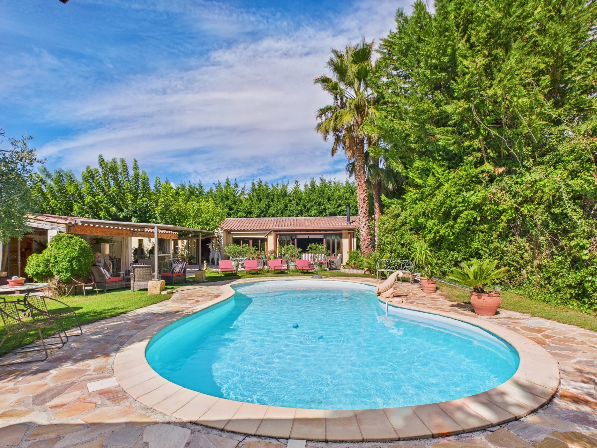 House in Salon-de-Provence - view 1