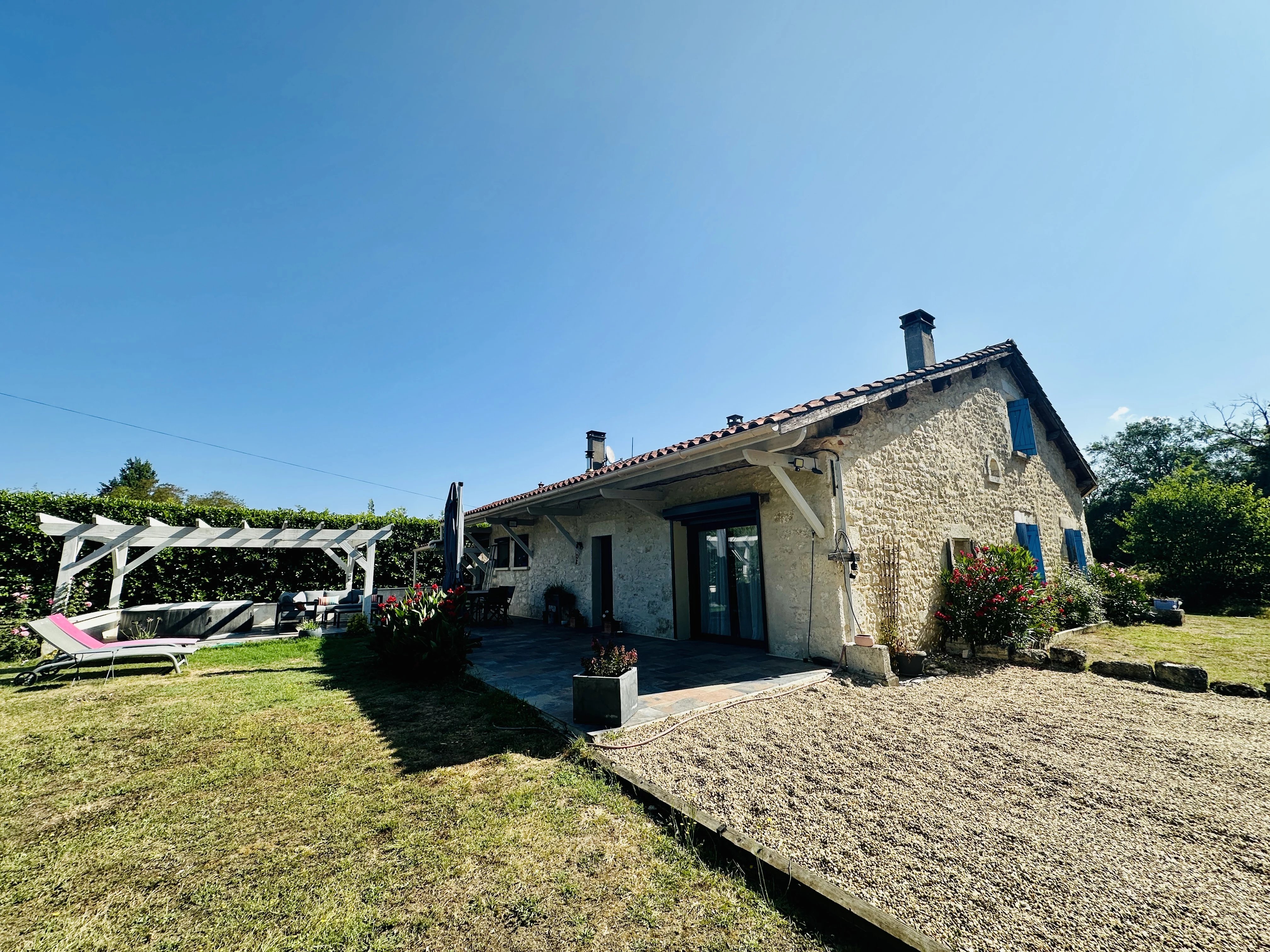 House in Eymet - view 1