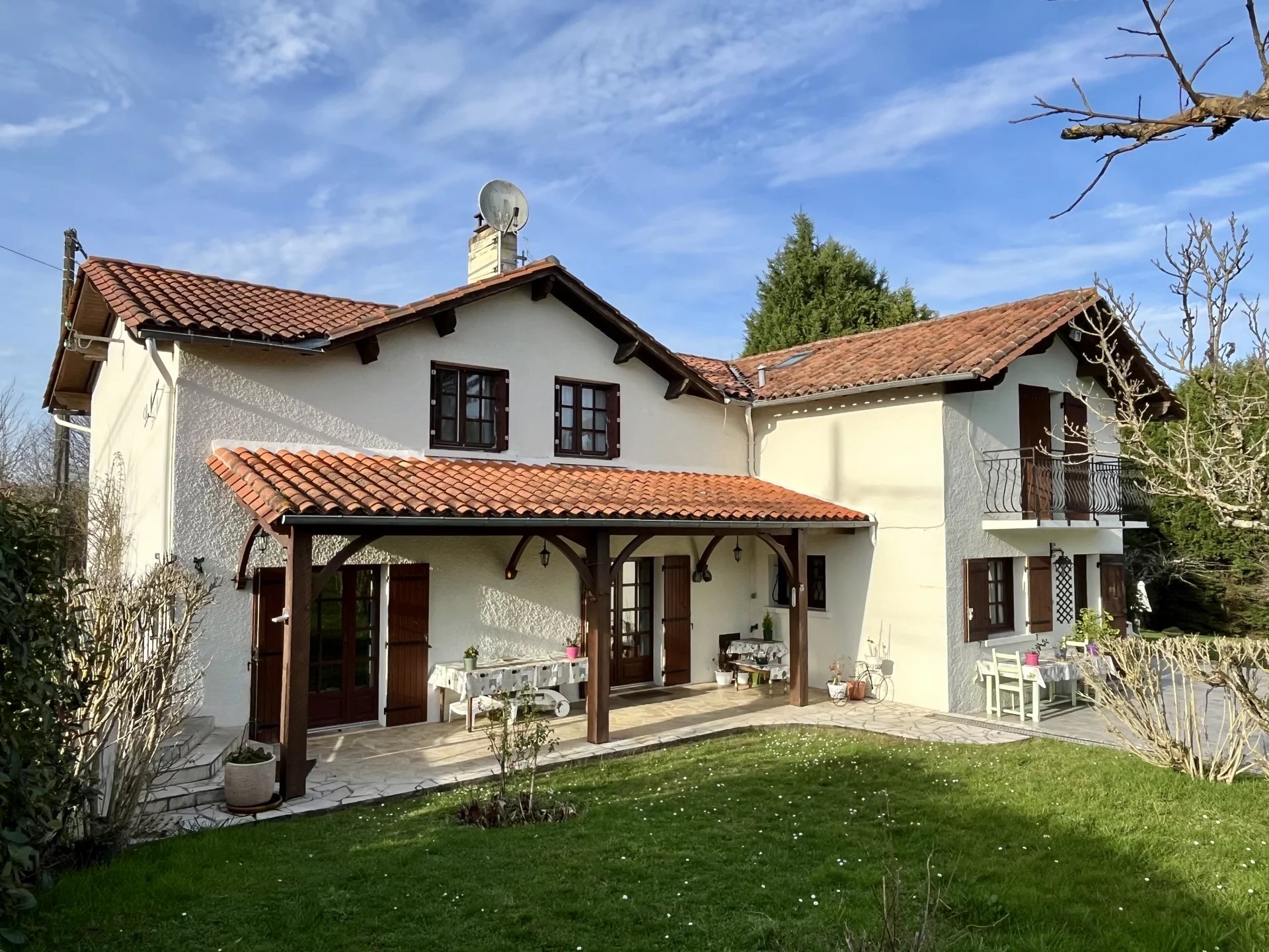 House in Saint-Aulaye - view 1