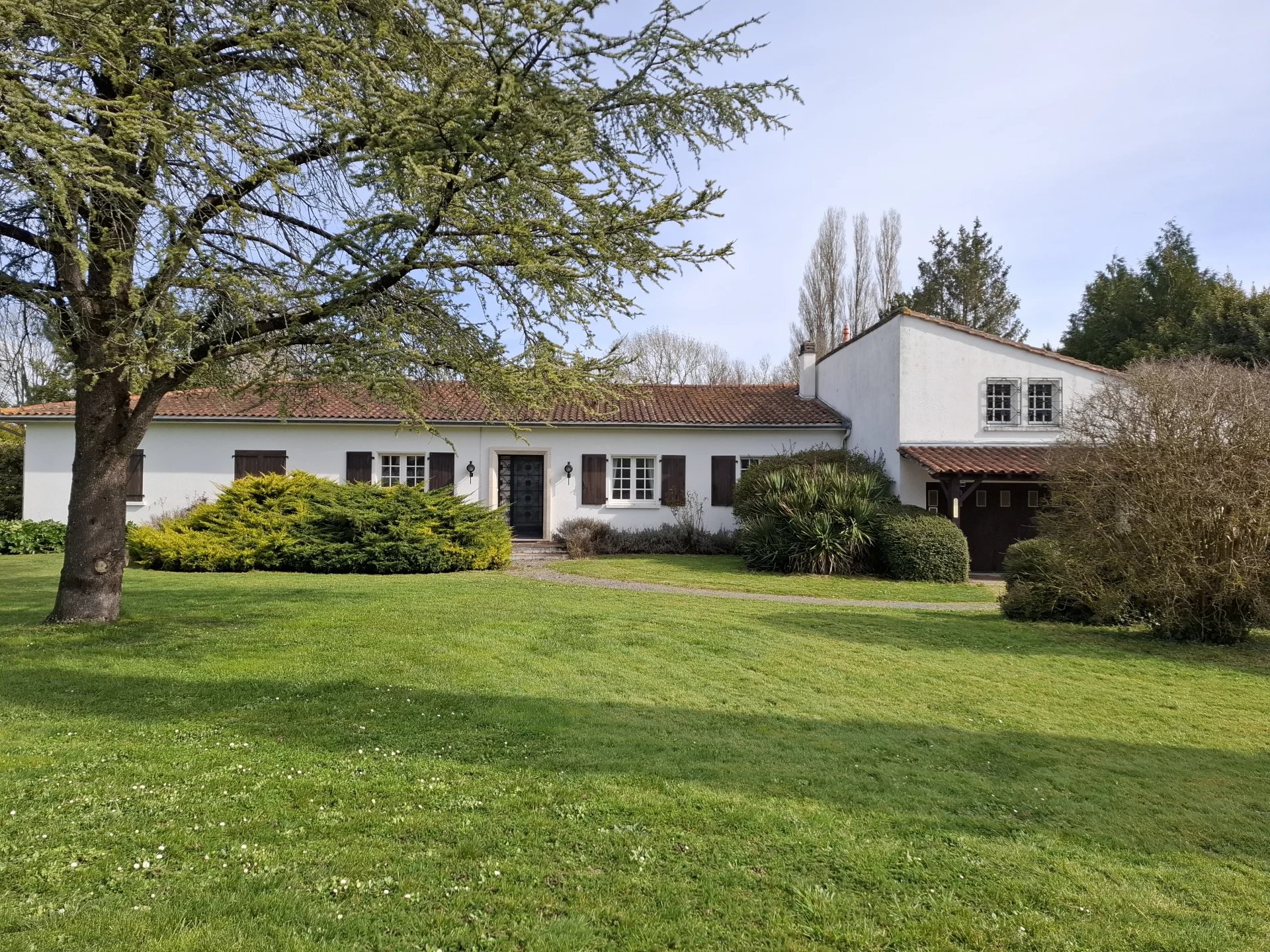 House in Aigre - view 1