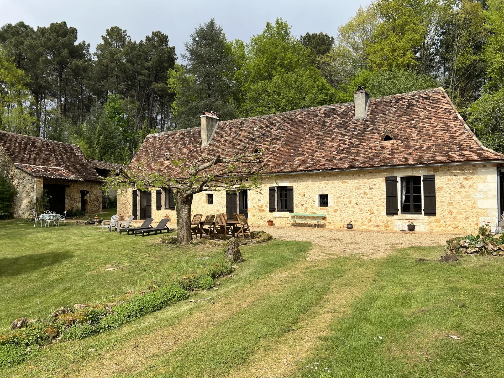 House in Issac - view 1