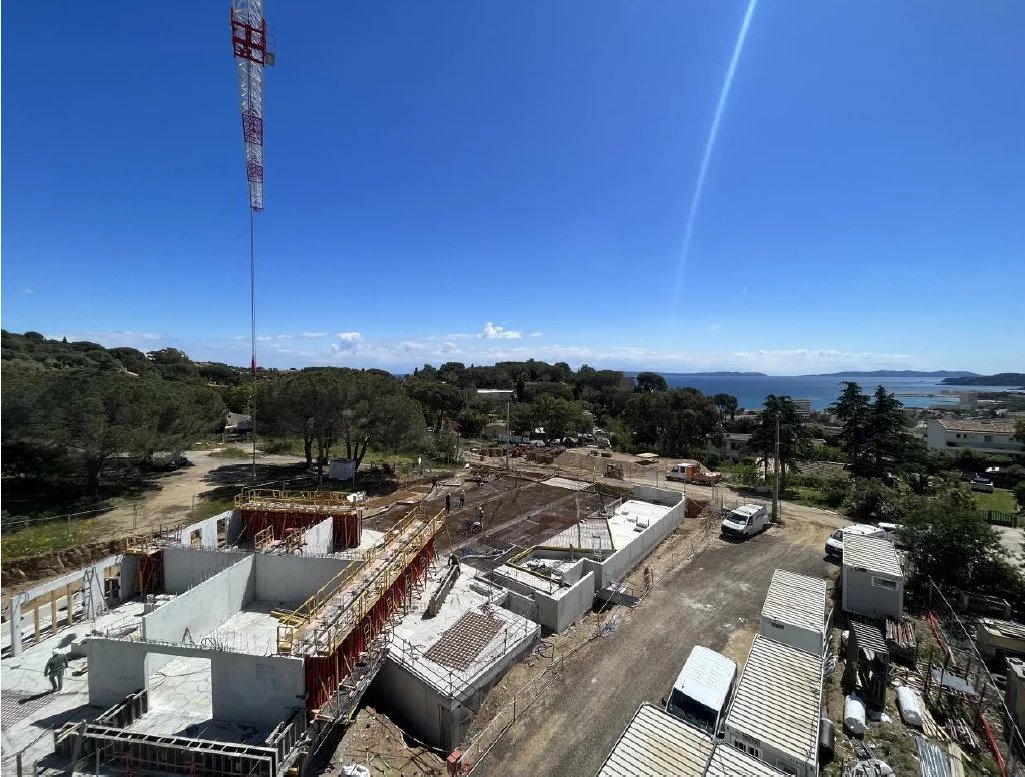 Apartment in Le Lavandou - view 1