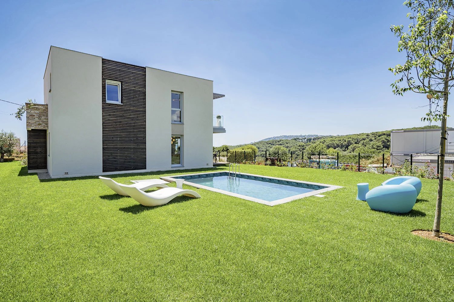 Villa in Antibes - view 1