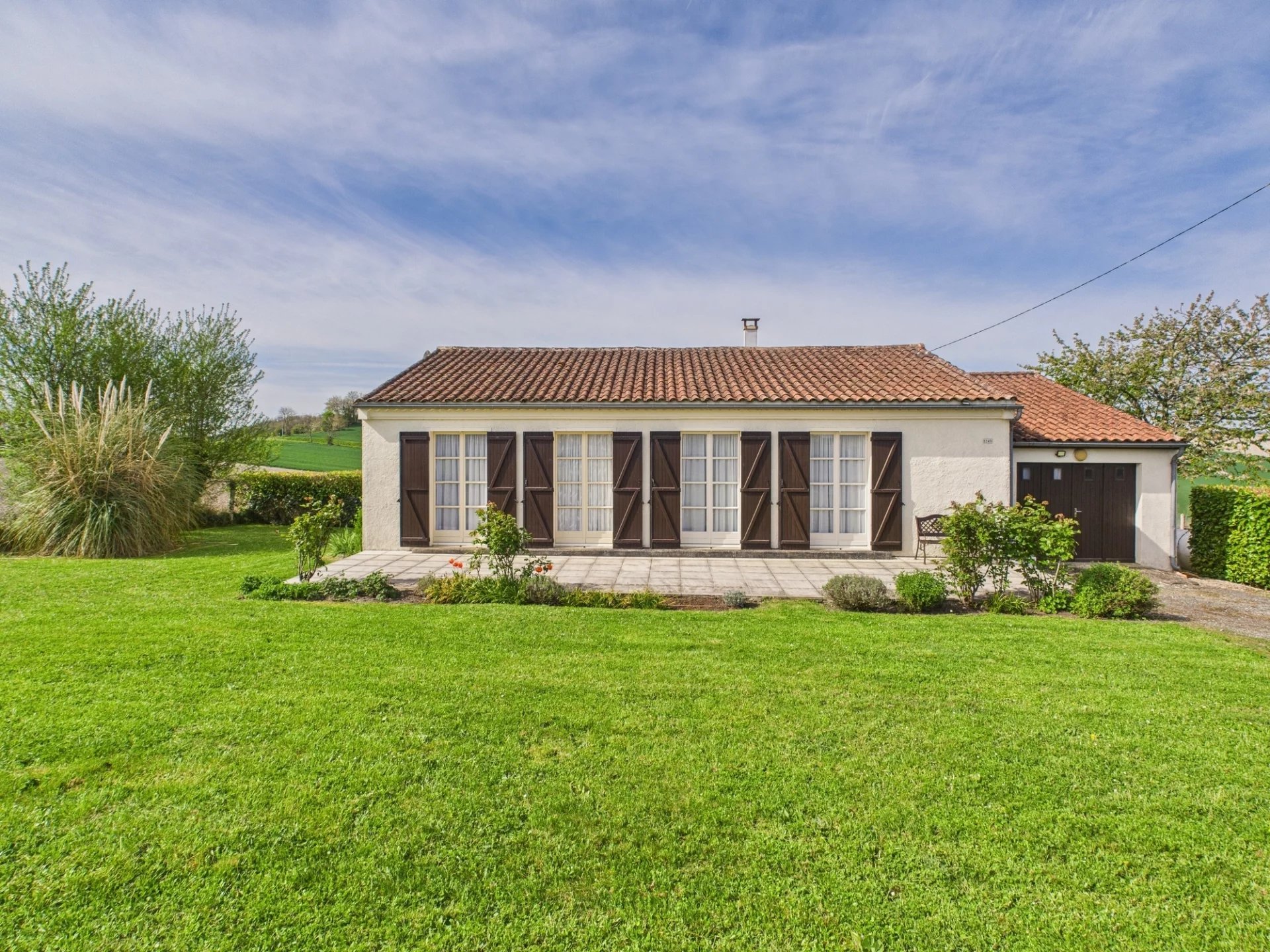House in Vendoire - view 1