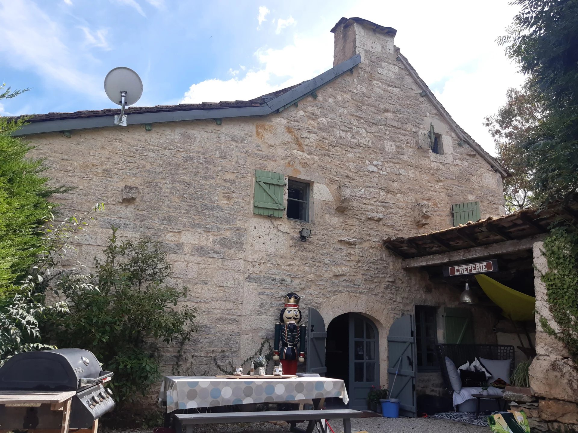 House in Caylus - view 1