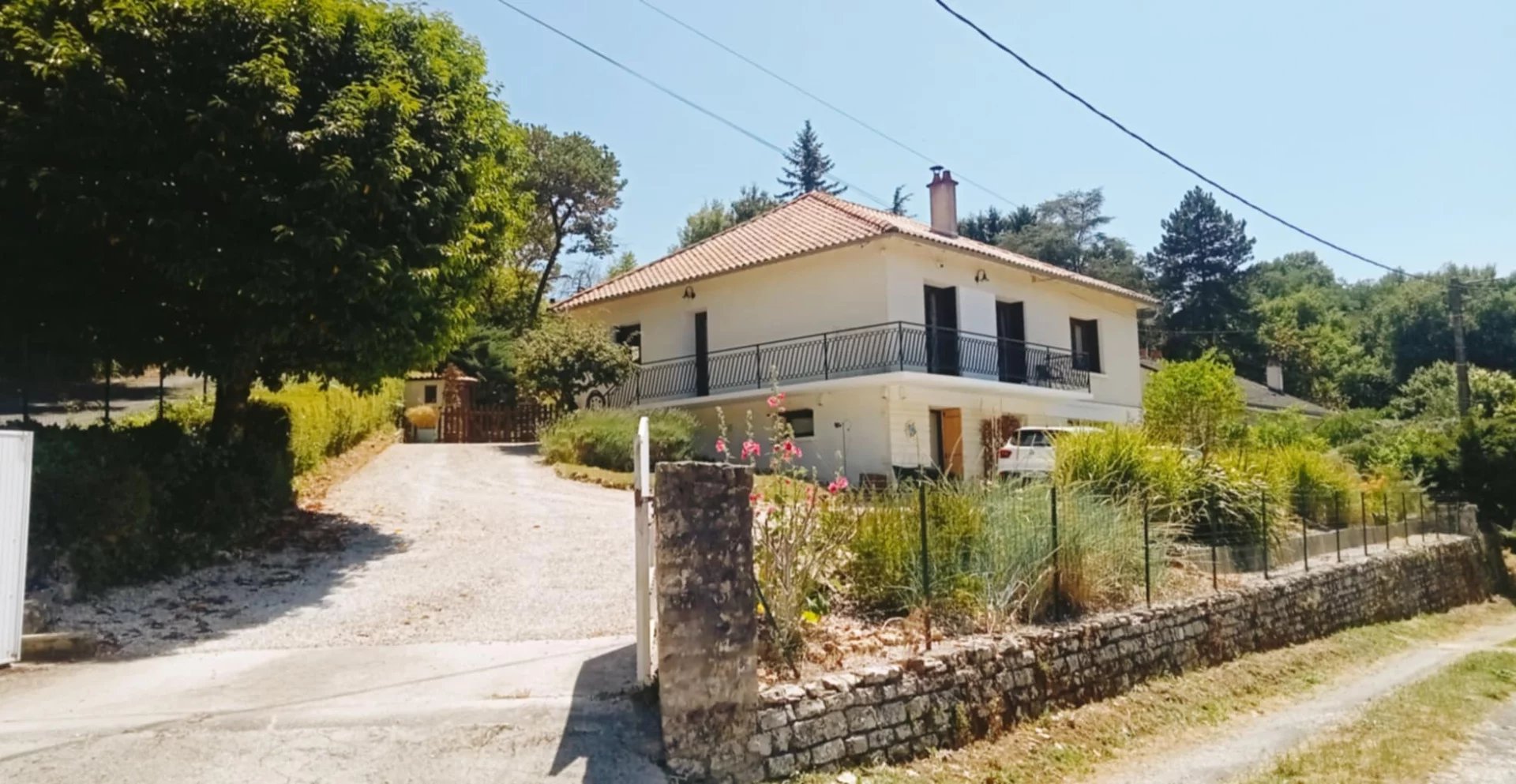 House in Charroux - view 1