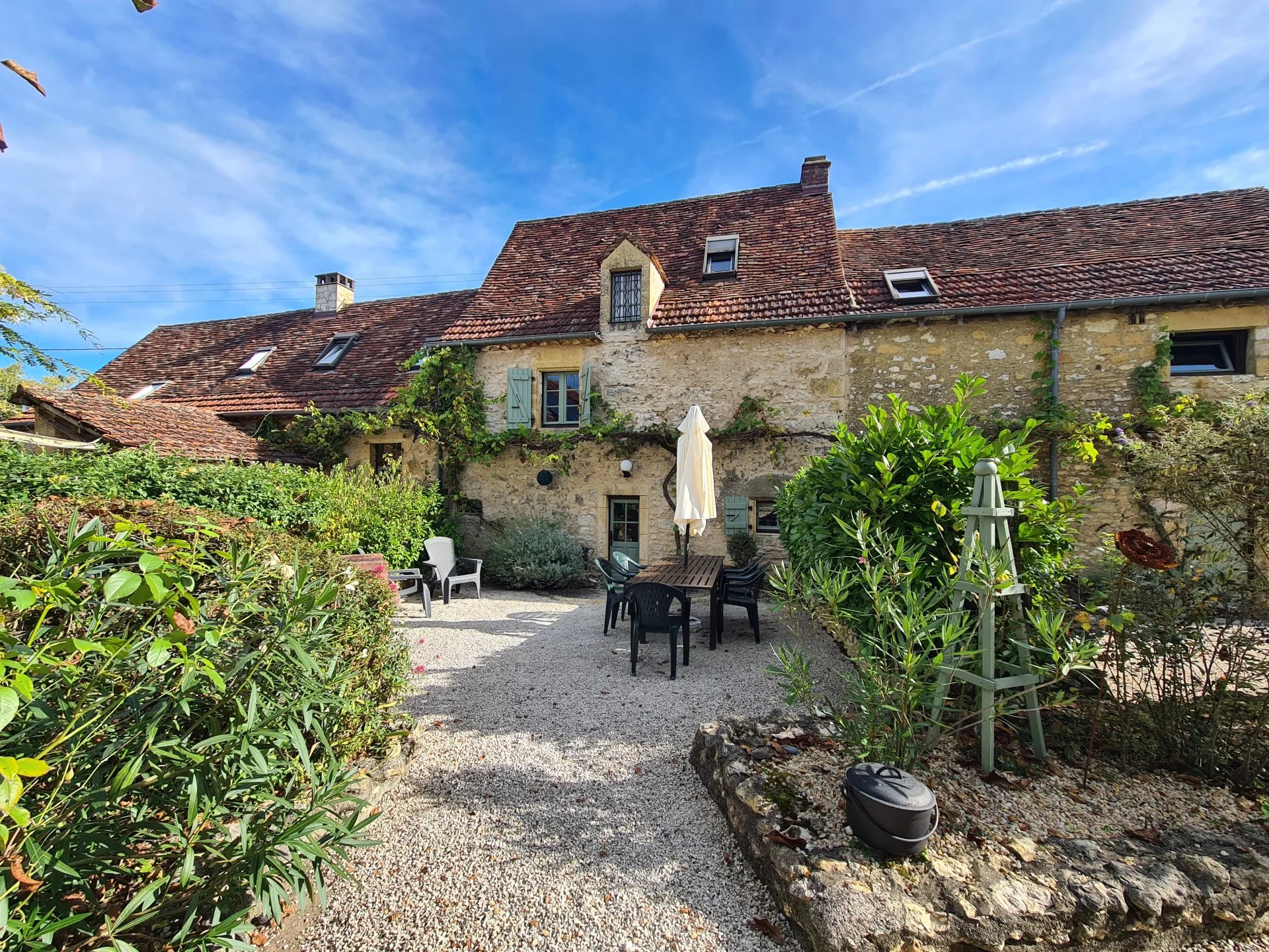 House in Nadaillac-de-Rouge - view 1