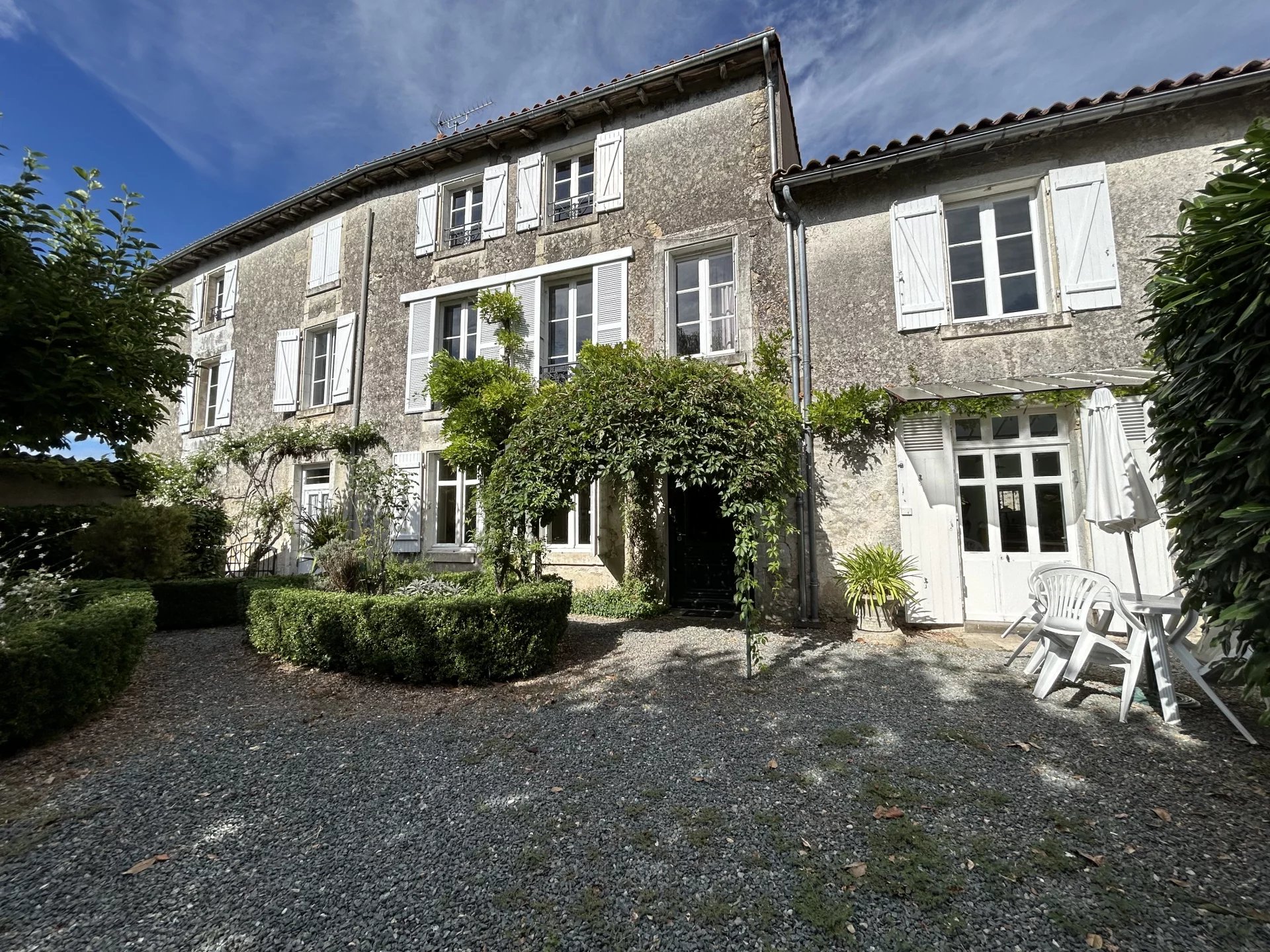 House in La Mothe-Saint-Heray - view 1