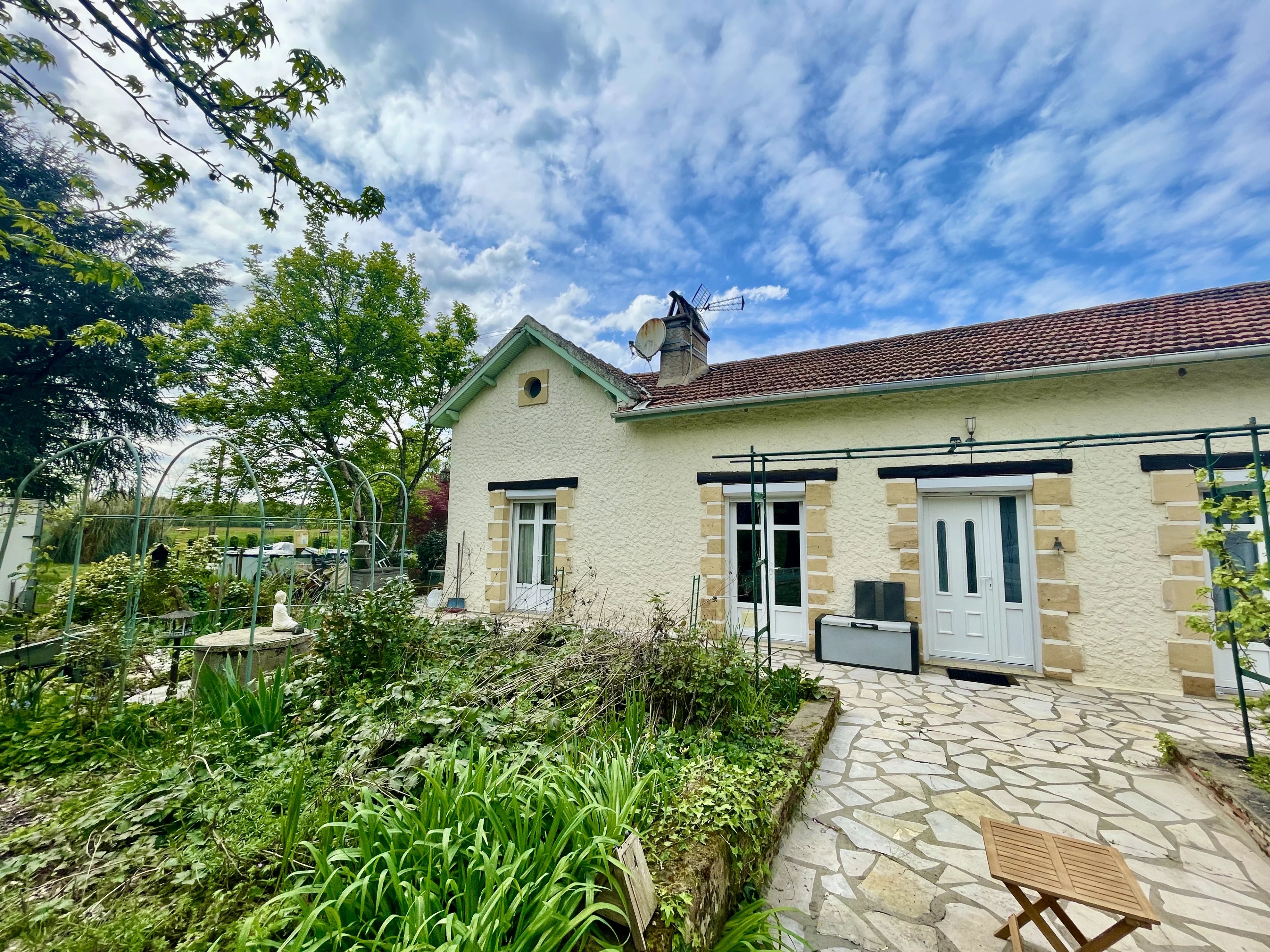 House in Saint-Avit-Saint-Nazaire - view 1