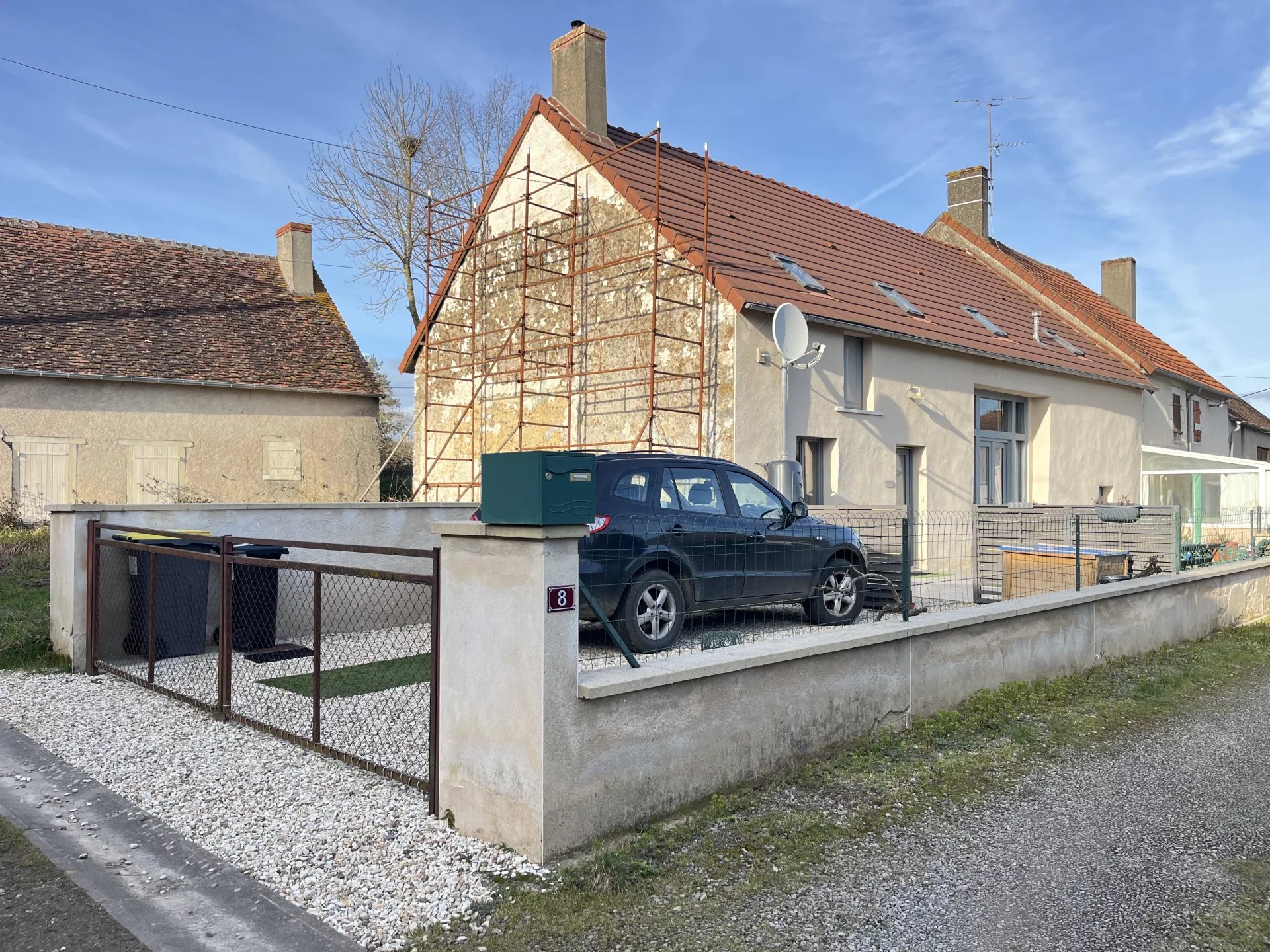 House in Lussac-les-Chateaux - view 1
