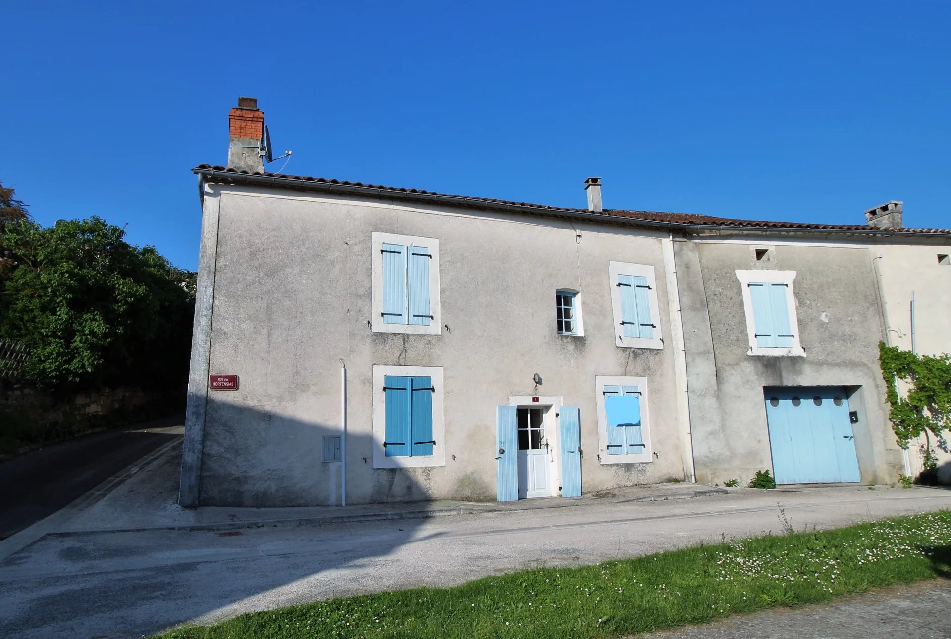 House in Villebois-Lavalette - view 1
