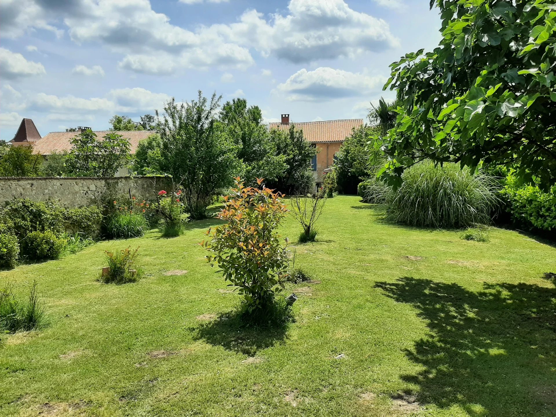House in Vanxains - view 1