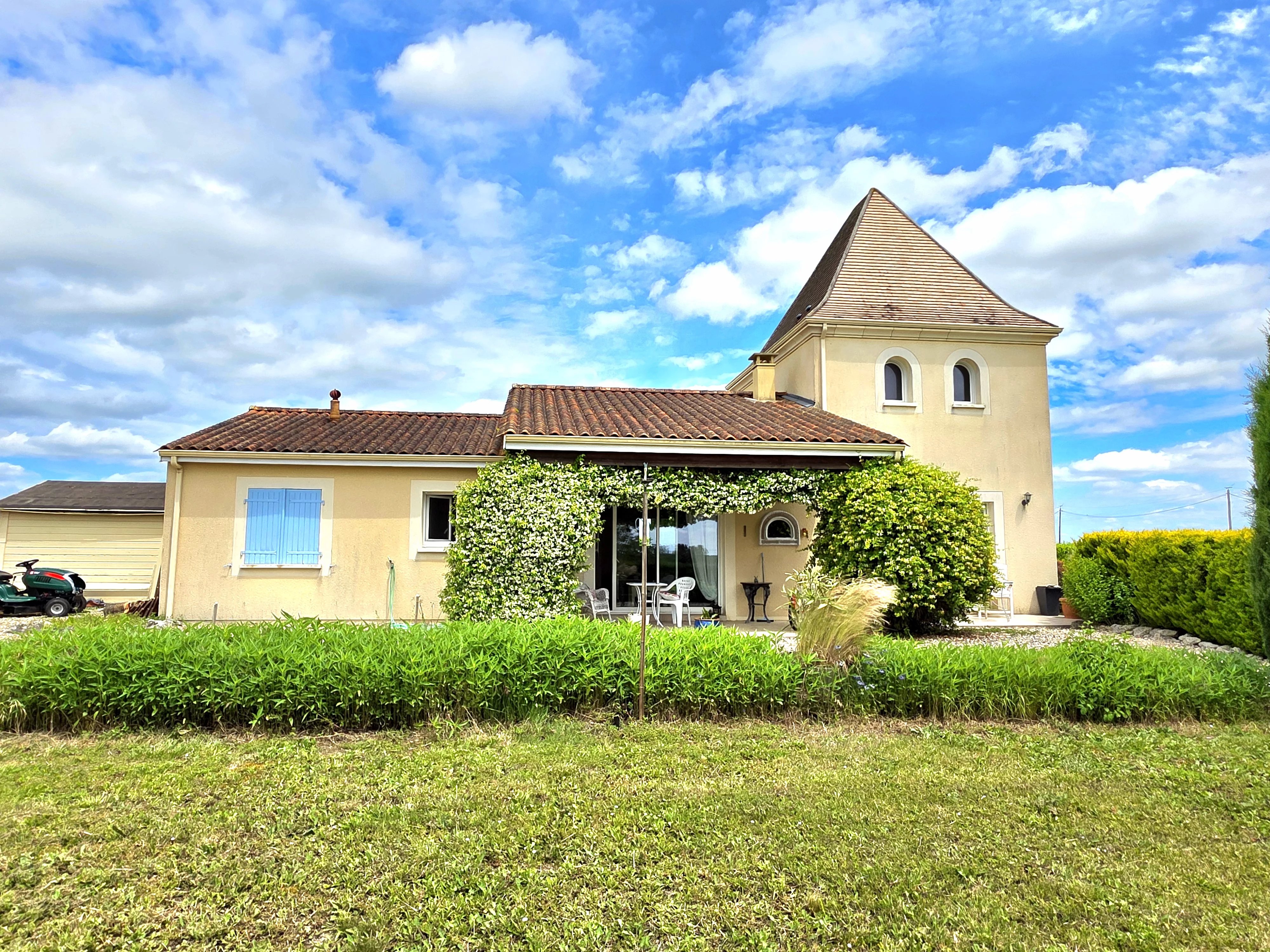House in Eymet - view 1