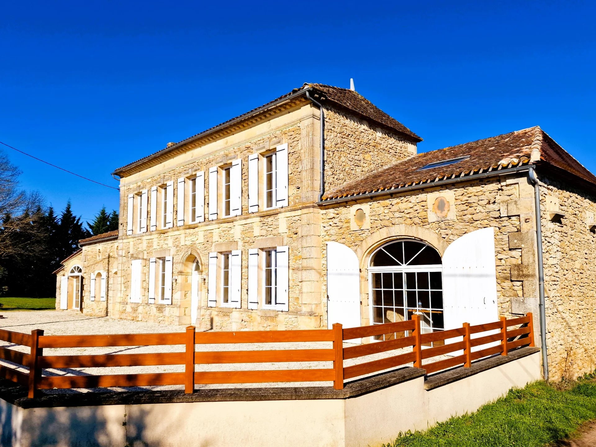 House in Sauveterre-de-Guyenne - view 1