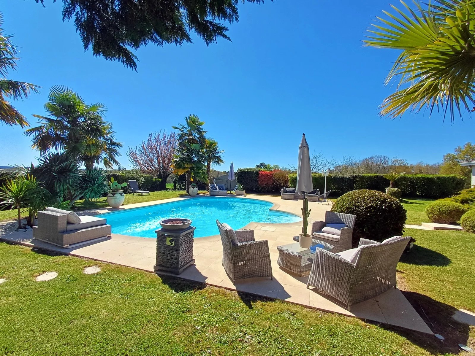House in Courpignac - view 1