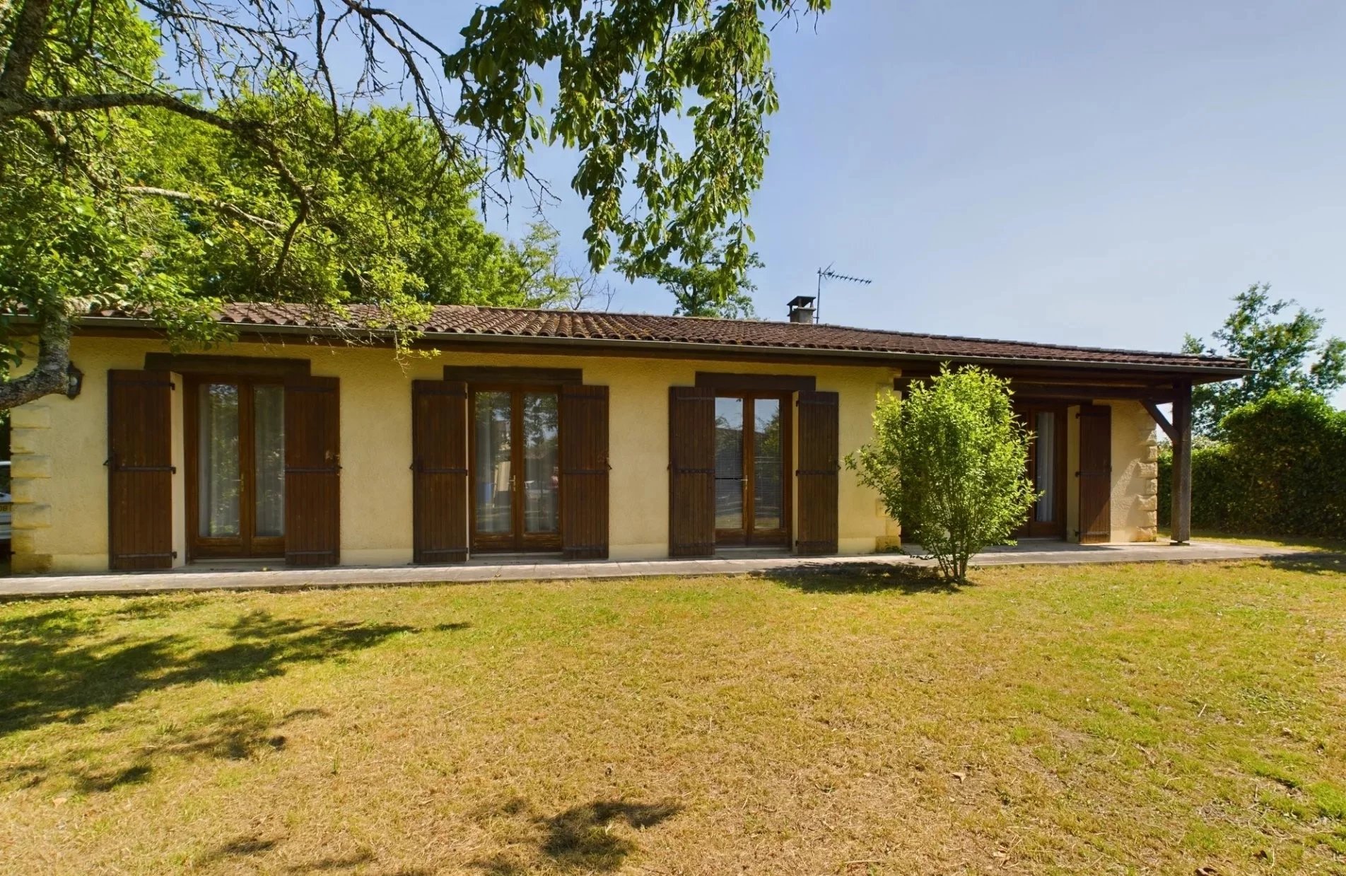 House in Coulounieix - view 1