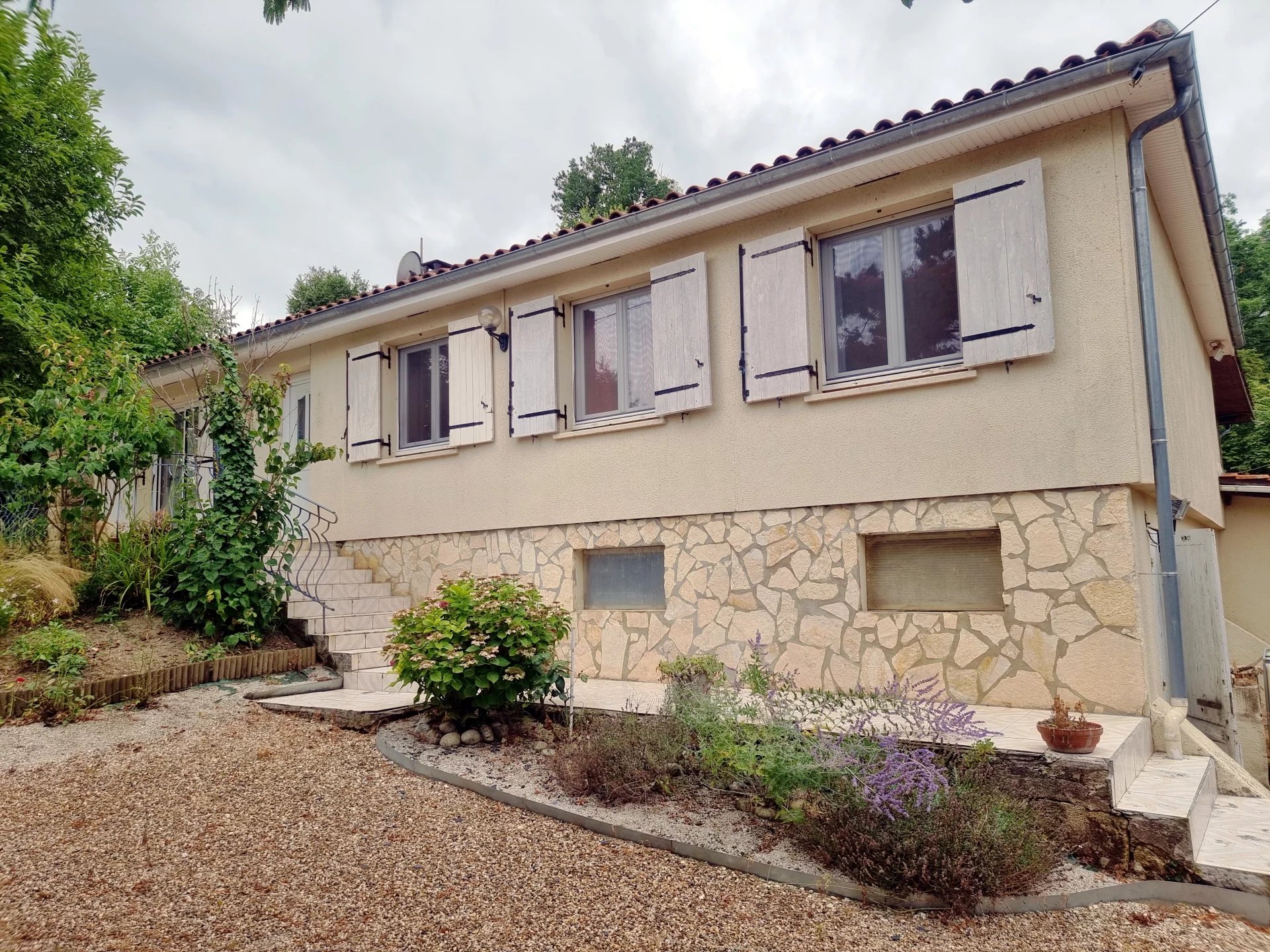 House in Branne - view 1