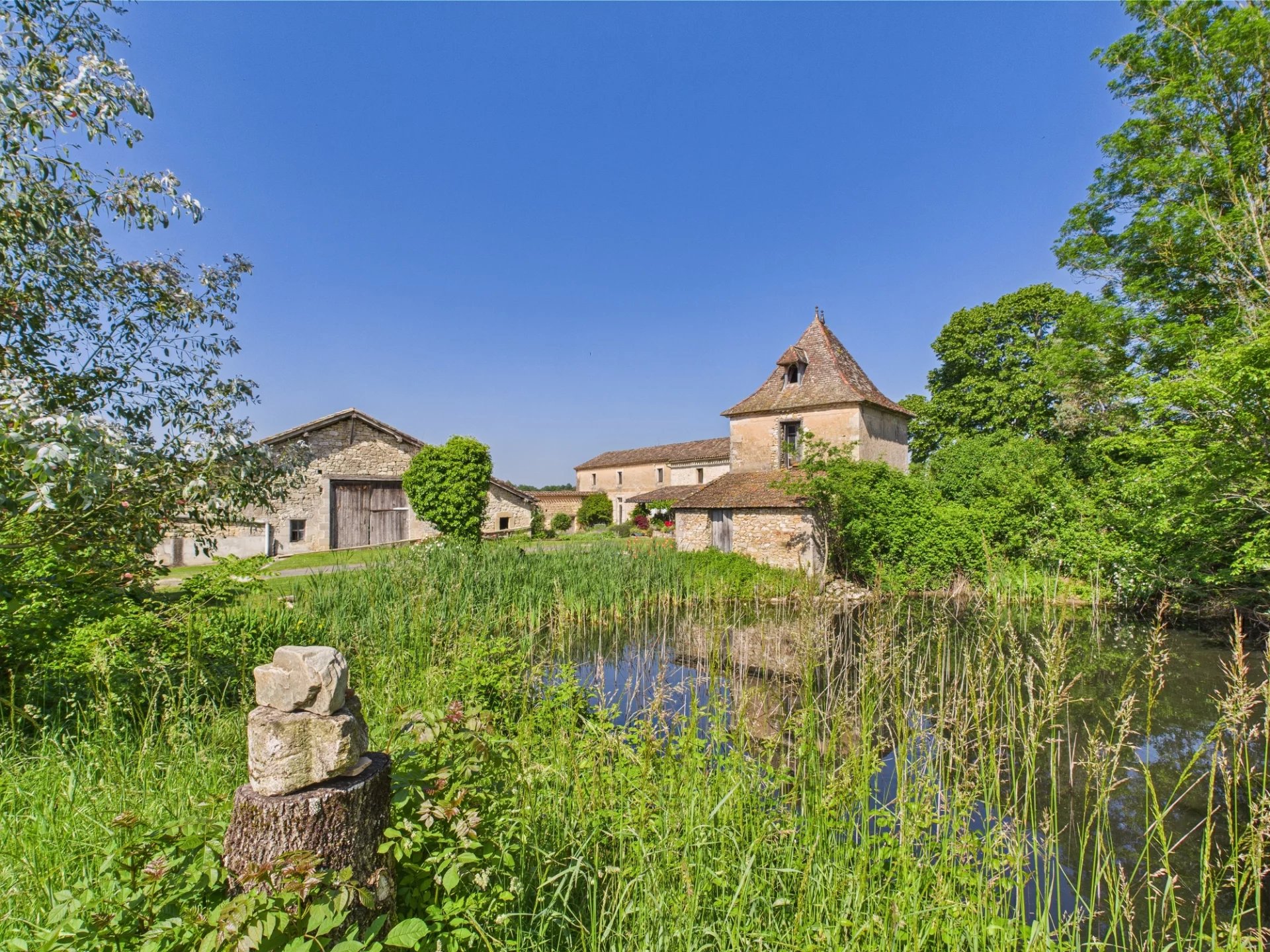 House in Monflanquin - view 1