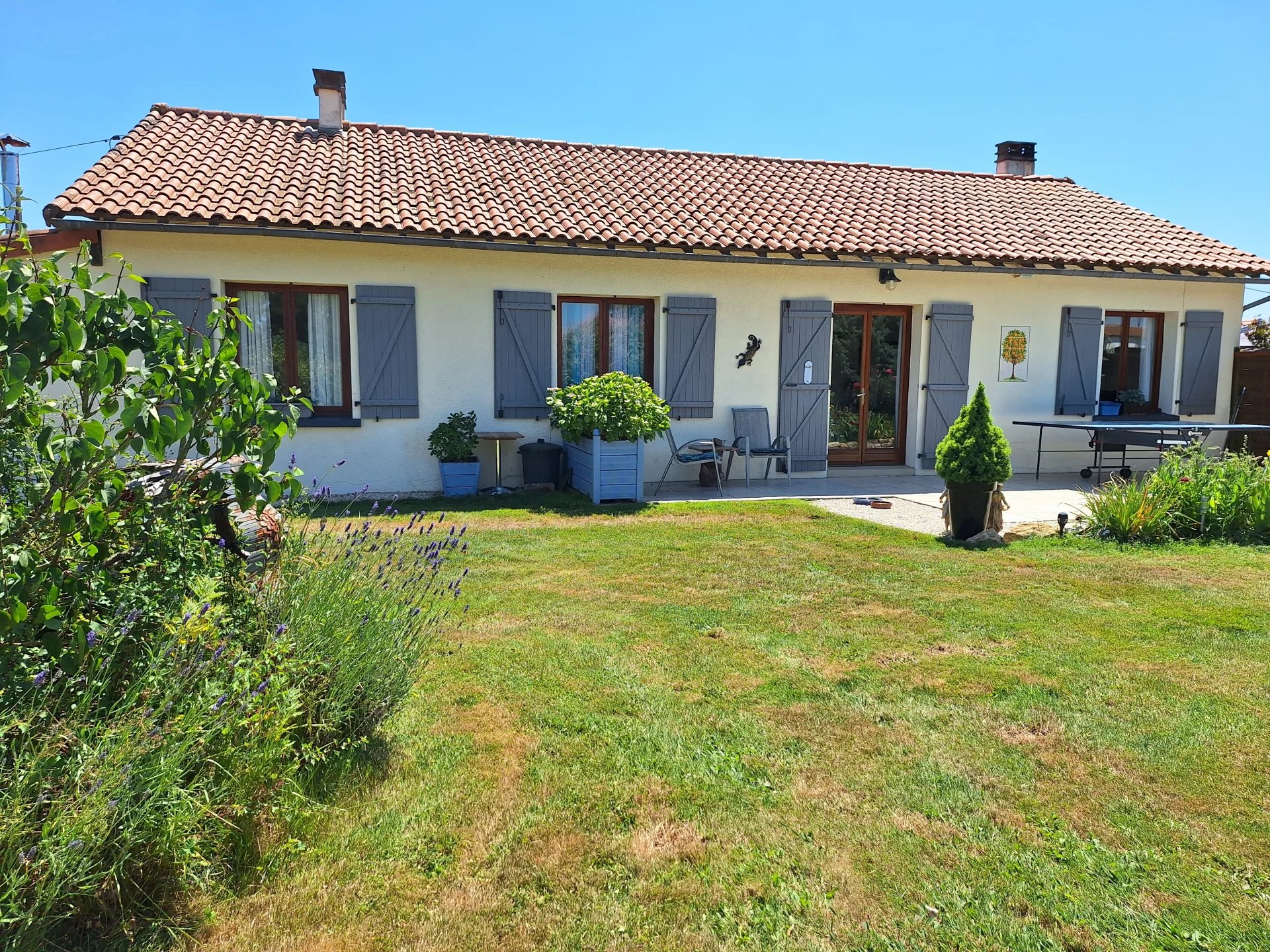 House in Chatain - view 1