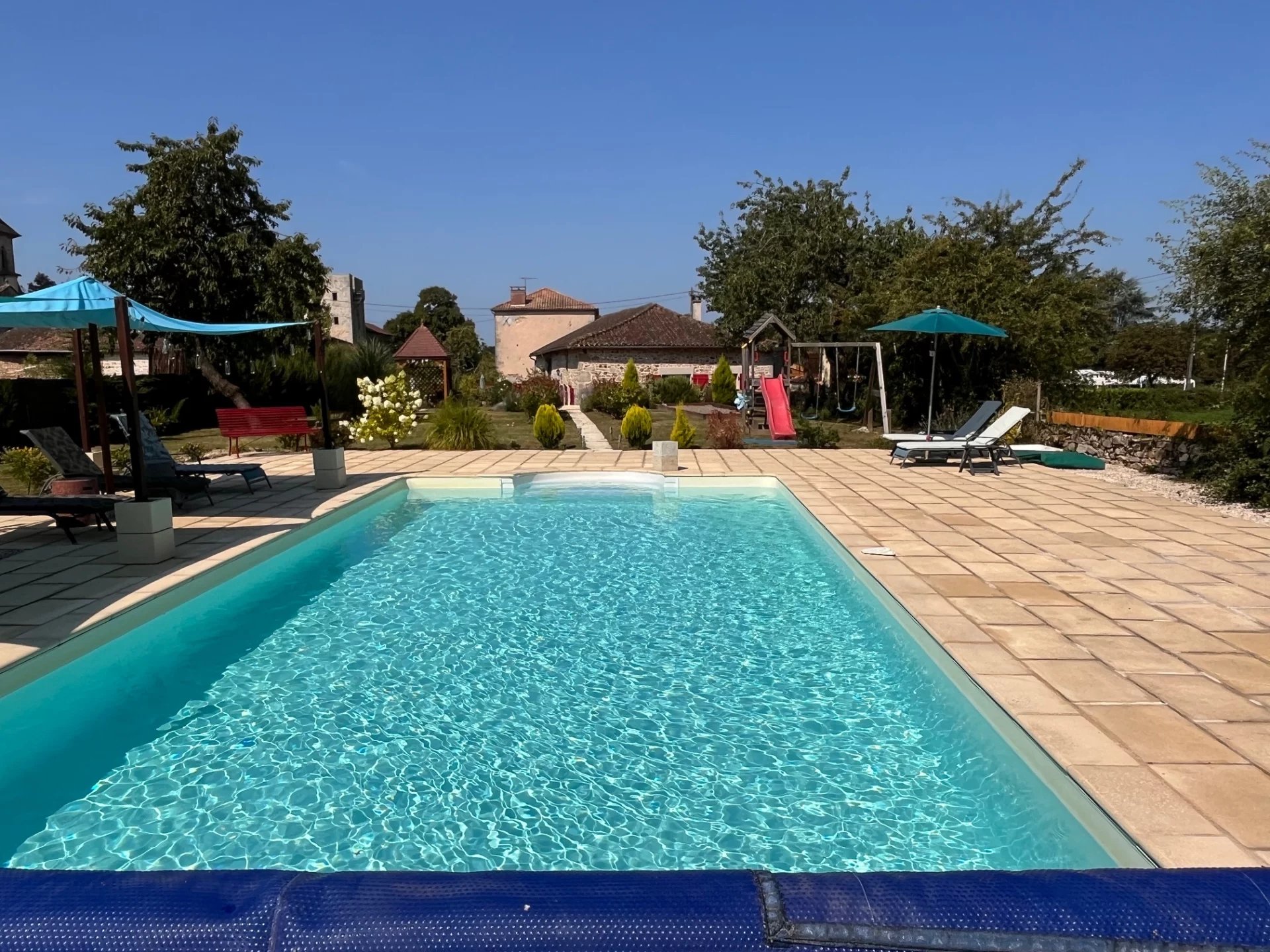 House in Champniers-et-Reilhac - view 1