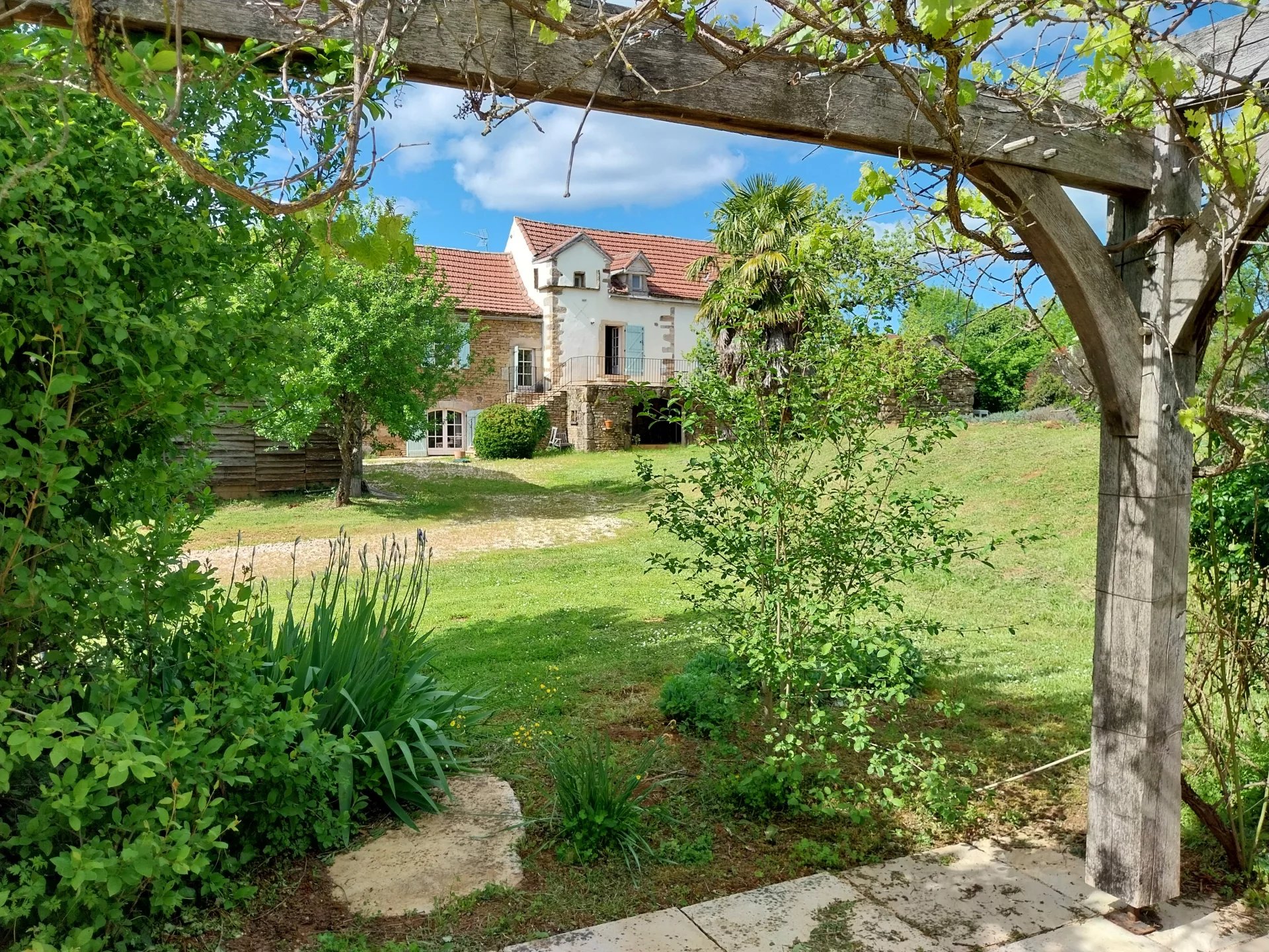 House in Parisot - view 1