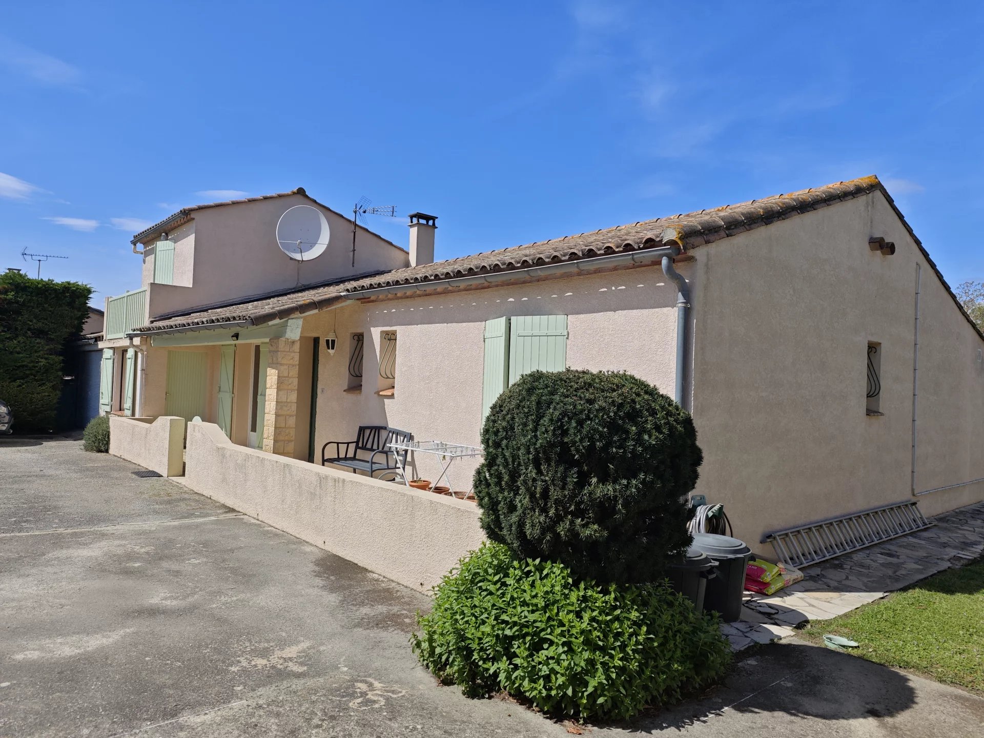 House in Carcassonne - view 1
