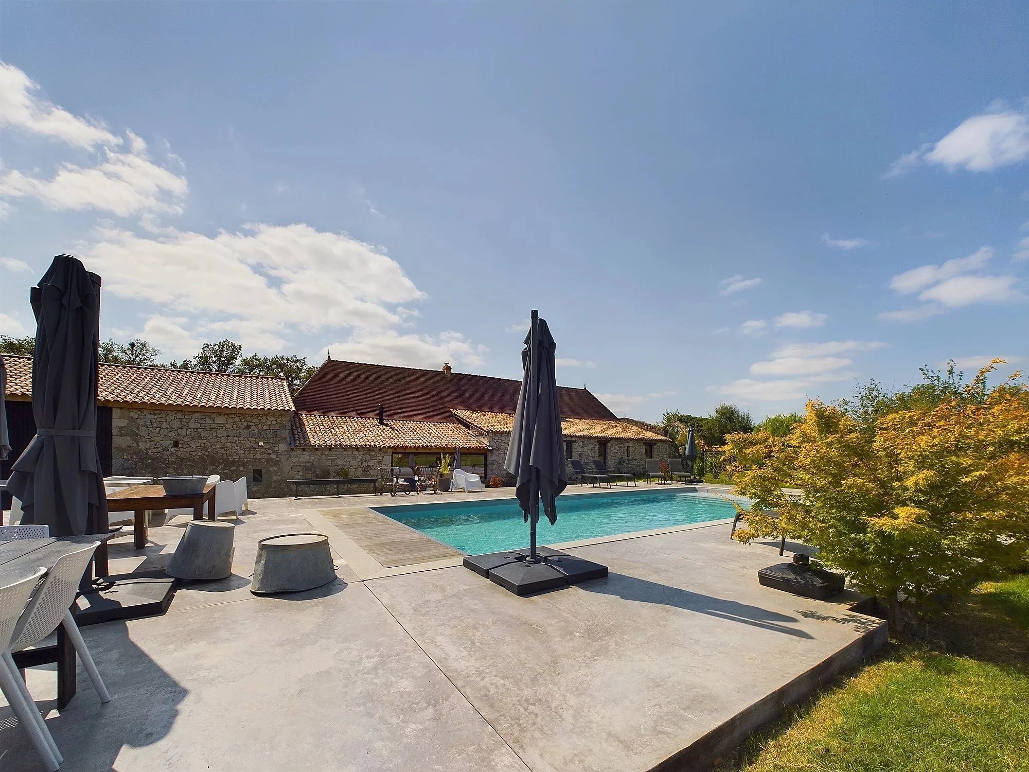 House in Issigeac - view 1