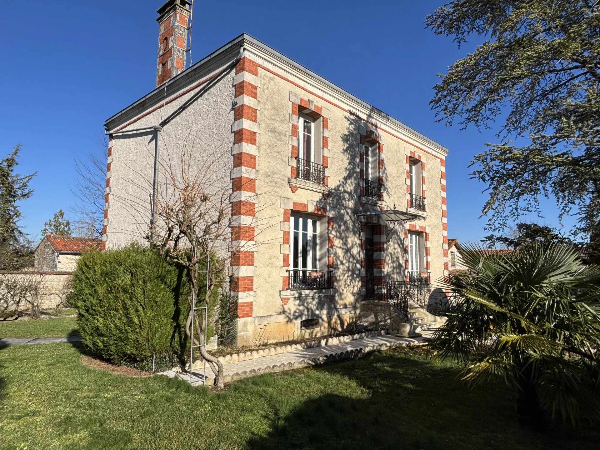 House in Aigre - view 1