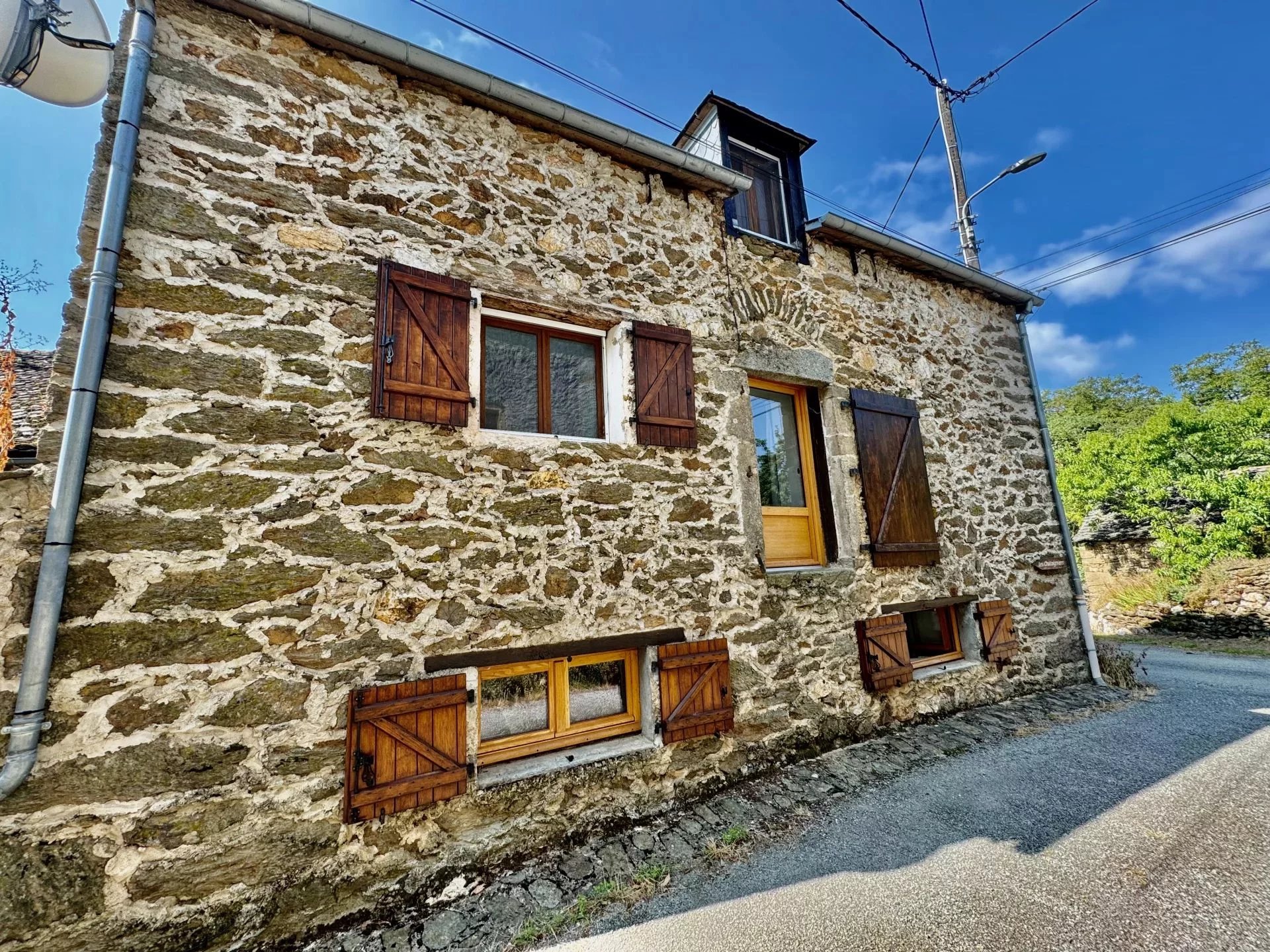 House in La Salvetat-Peyrales - view 1