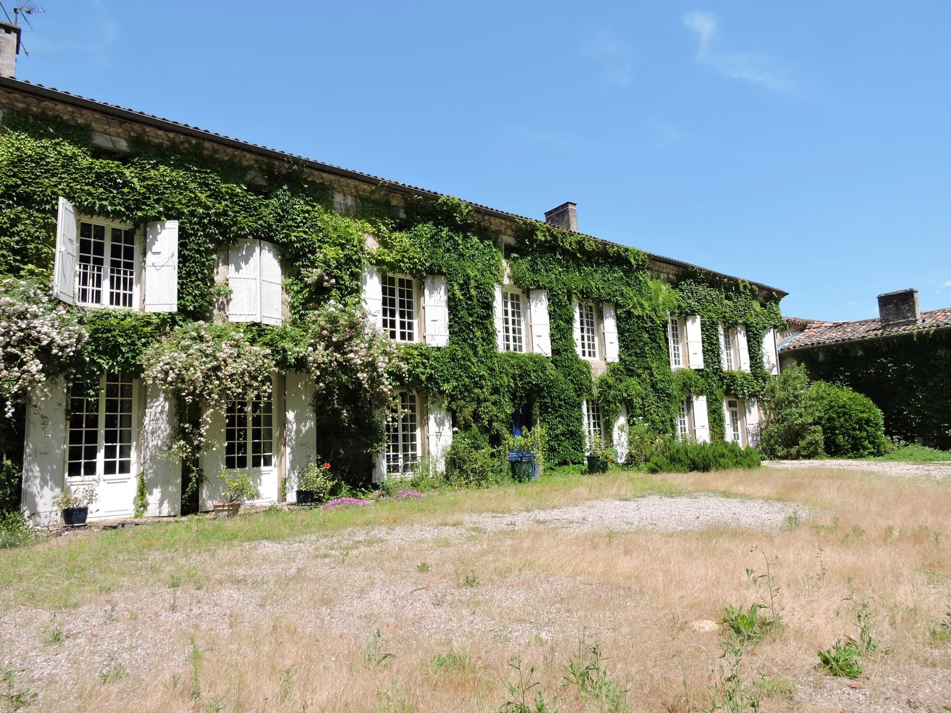 House in Carbes - view 1