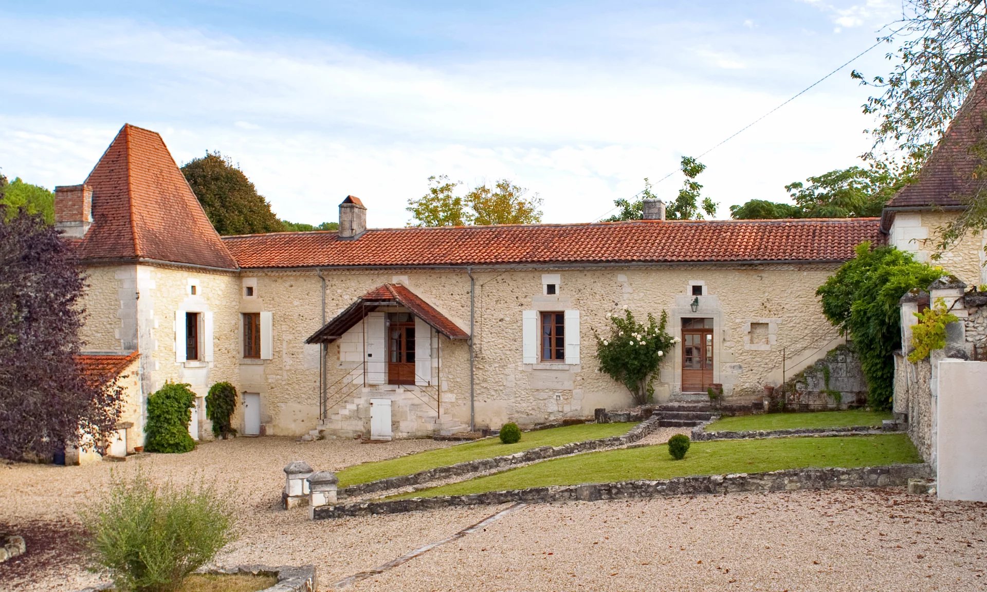 House in Tocane-Saint-Apre - view 1