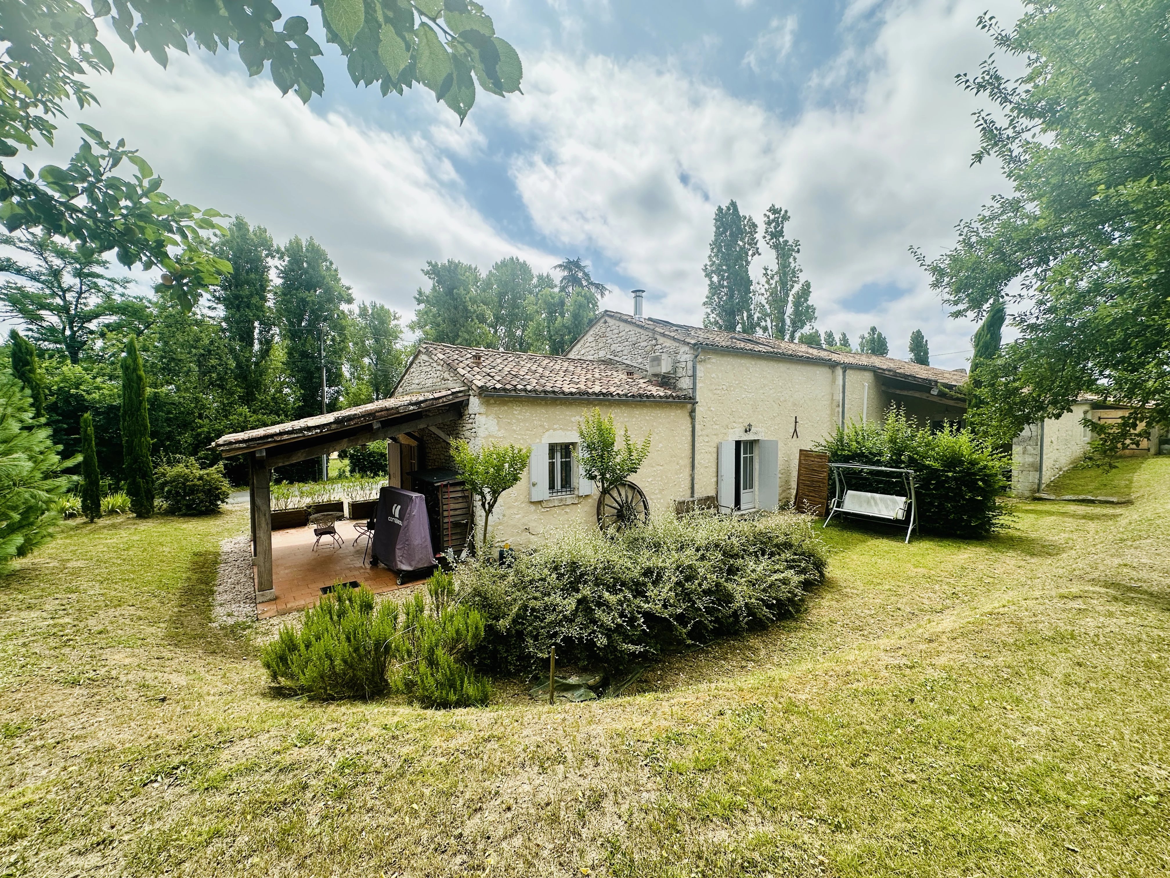 House in Pineuilh - view 1