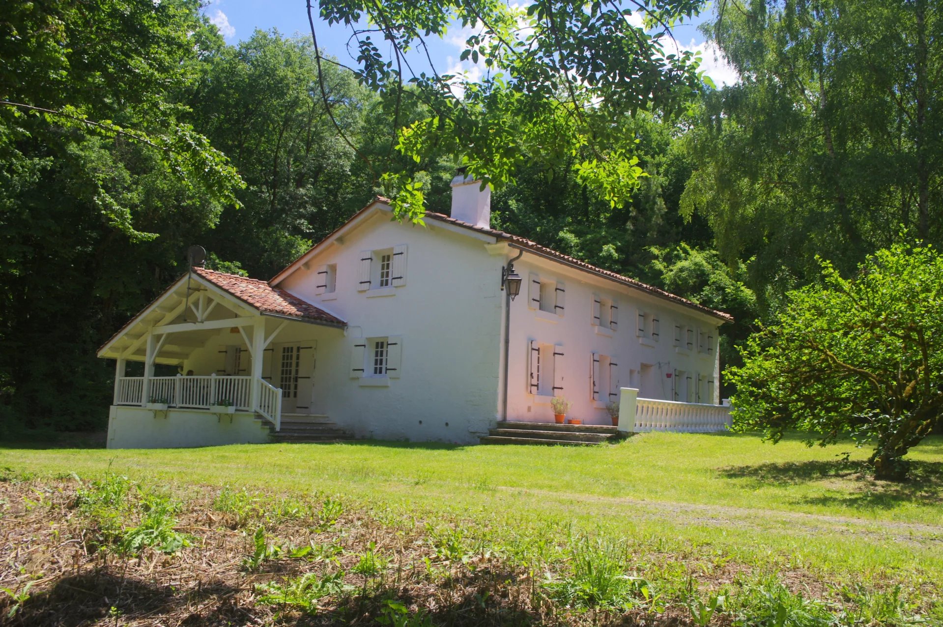 House in Rioux-Martin - view 1