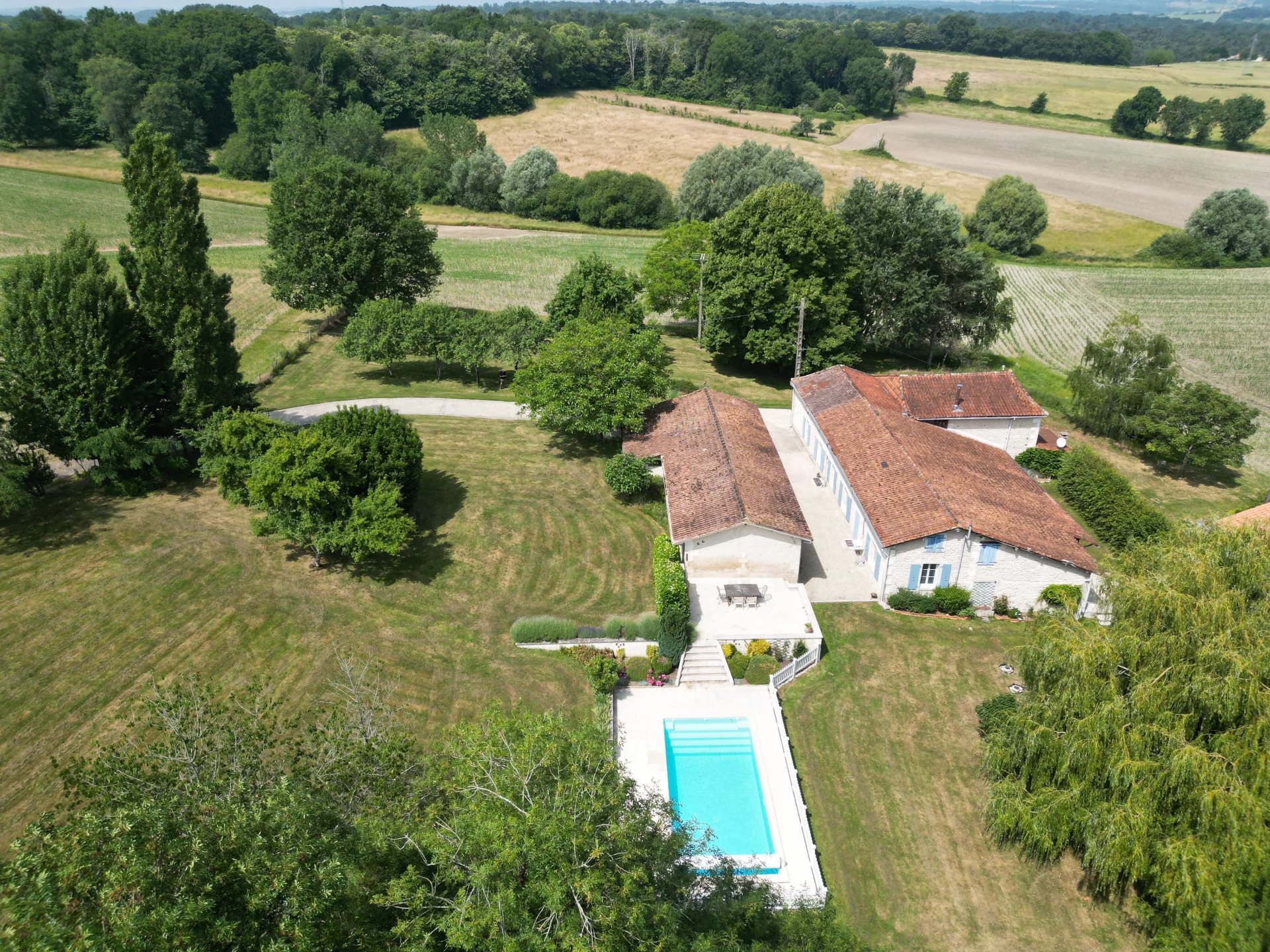 House in Montmoreau-Saint-Cybard - view 1