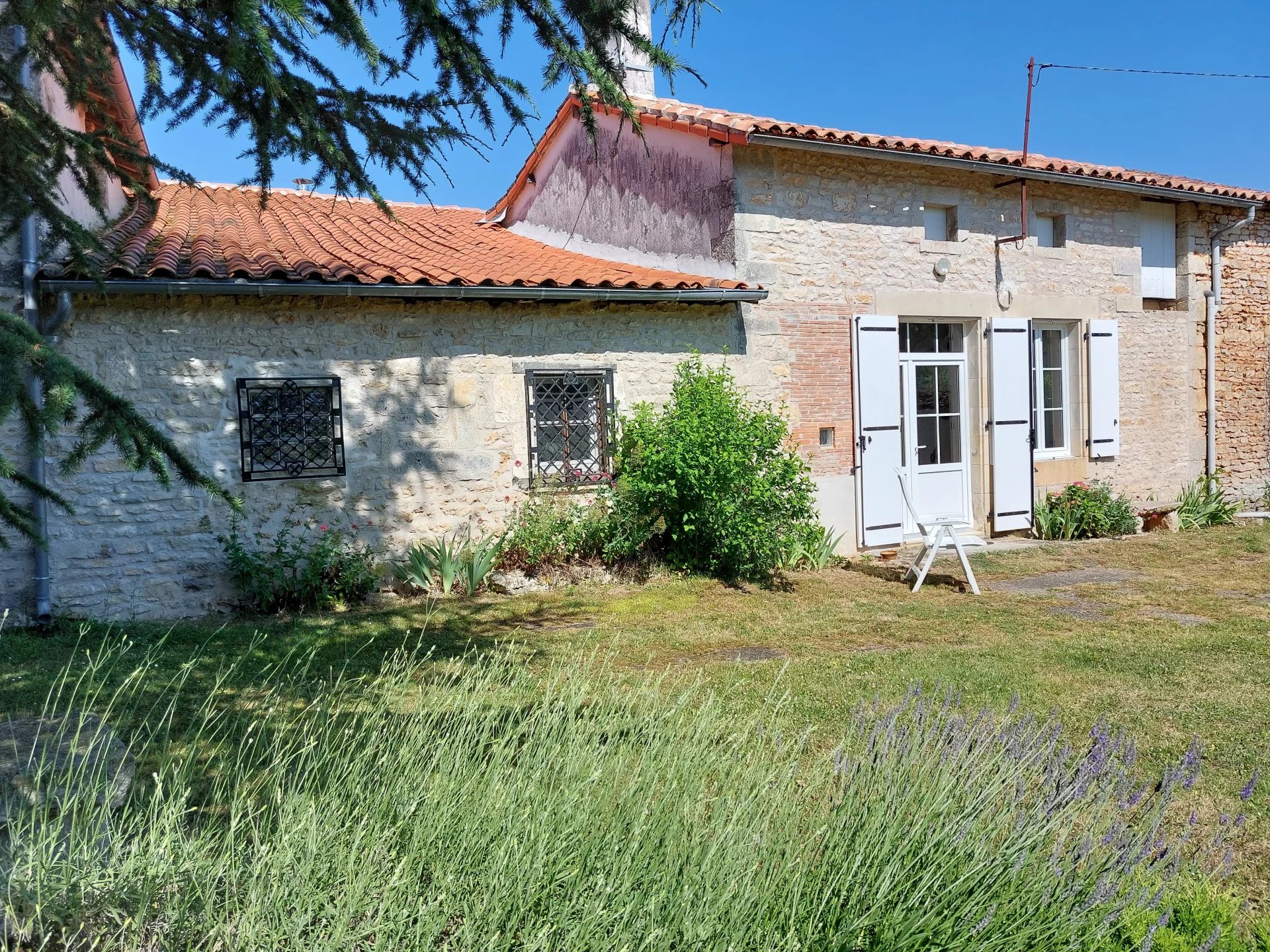House in Ruffec - view 1