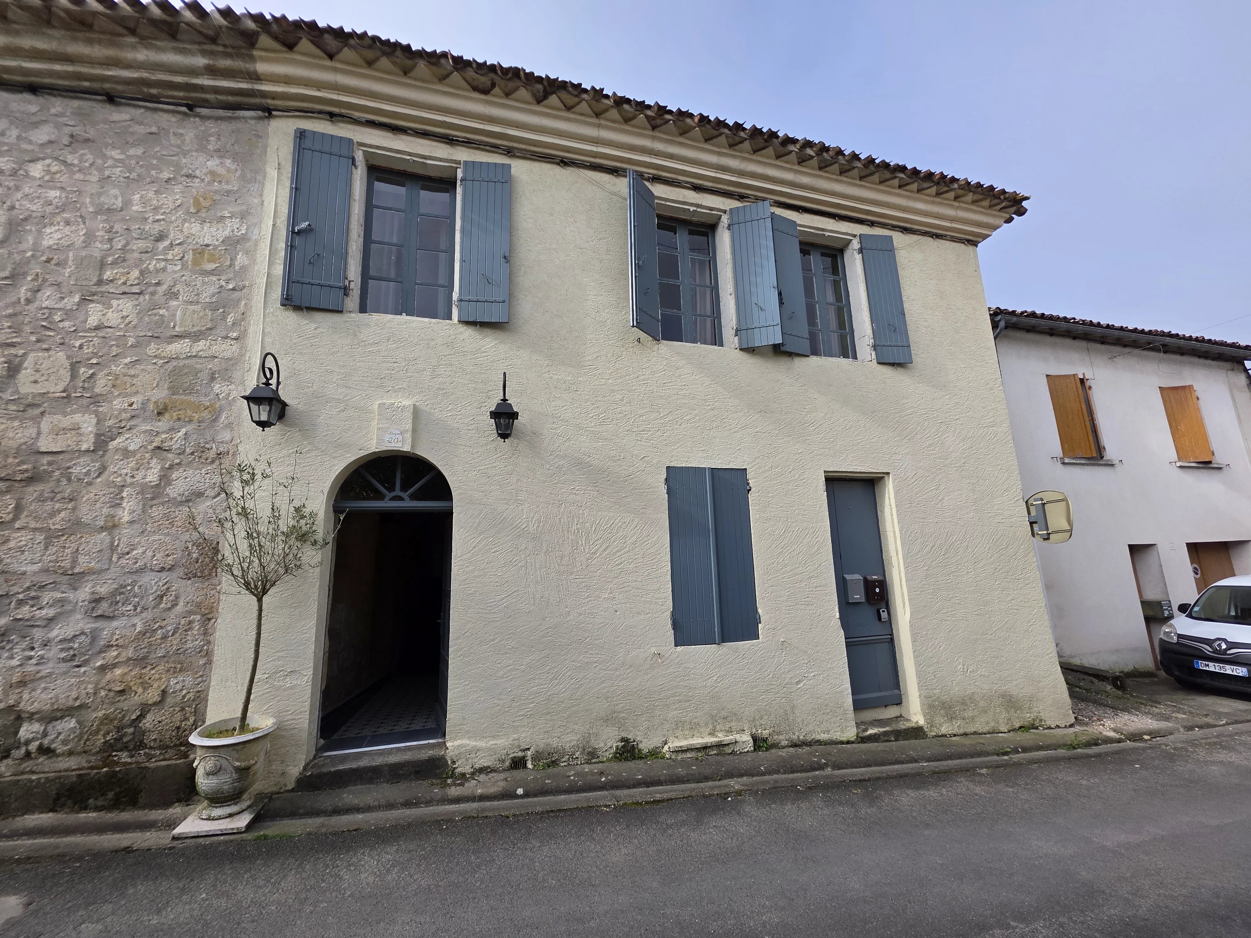 House in Lauzun - view 1