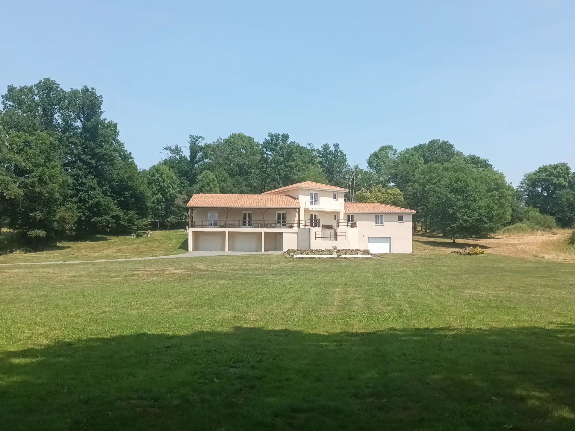 House in Exideuil-sur-Vienne - view 1