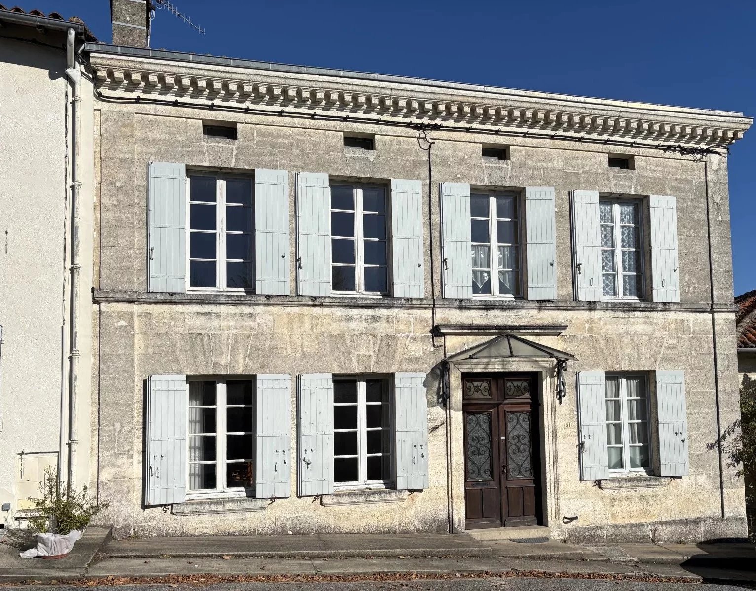 House in Aubeterre-sur-Dronne - view 1