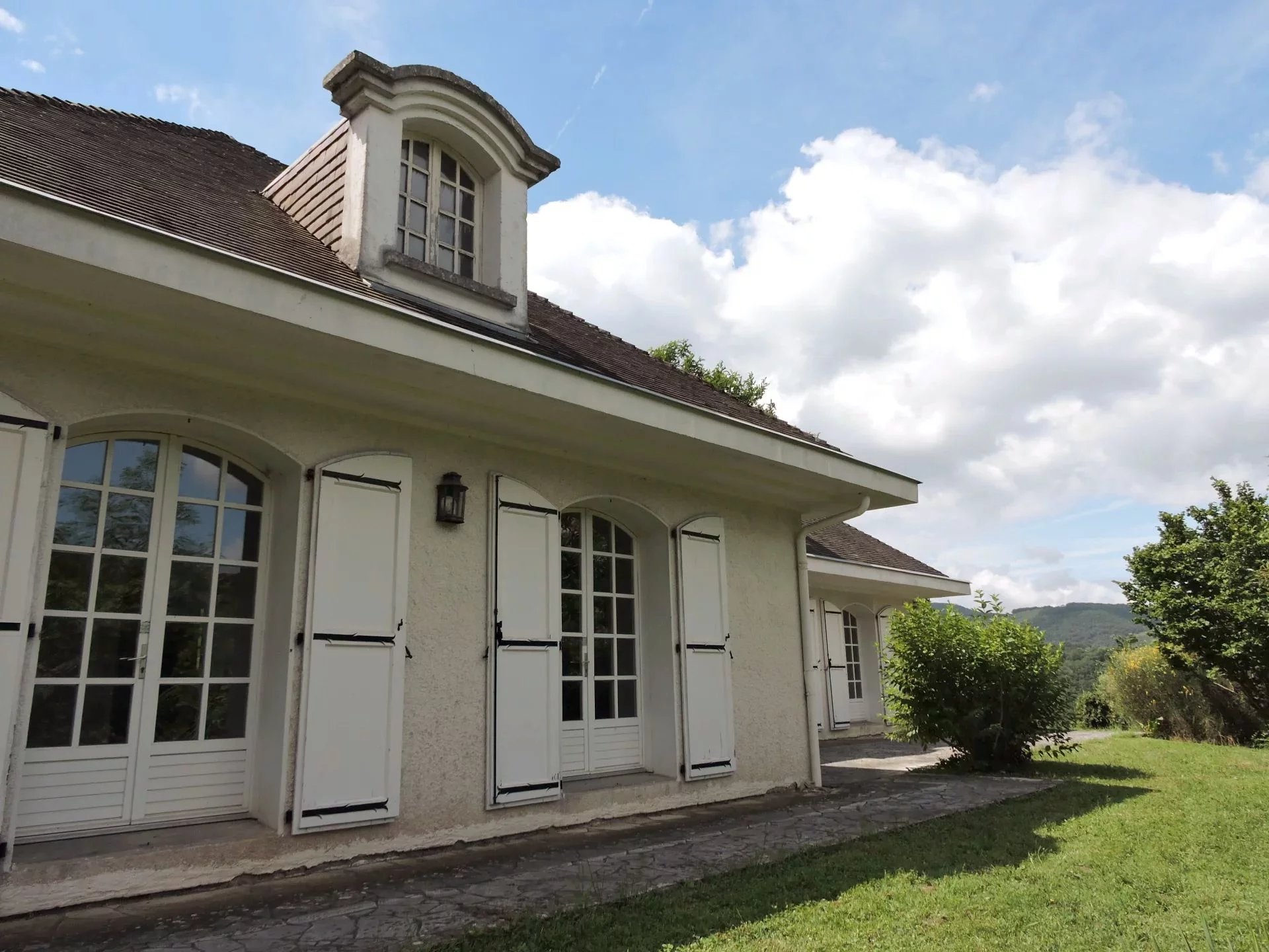 House in Saint-Affrique - view 1