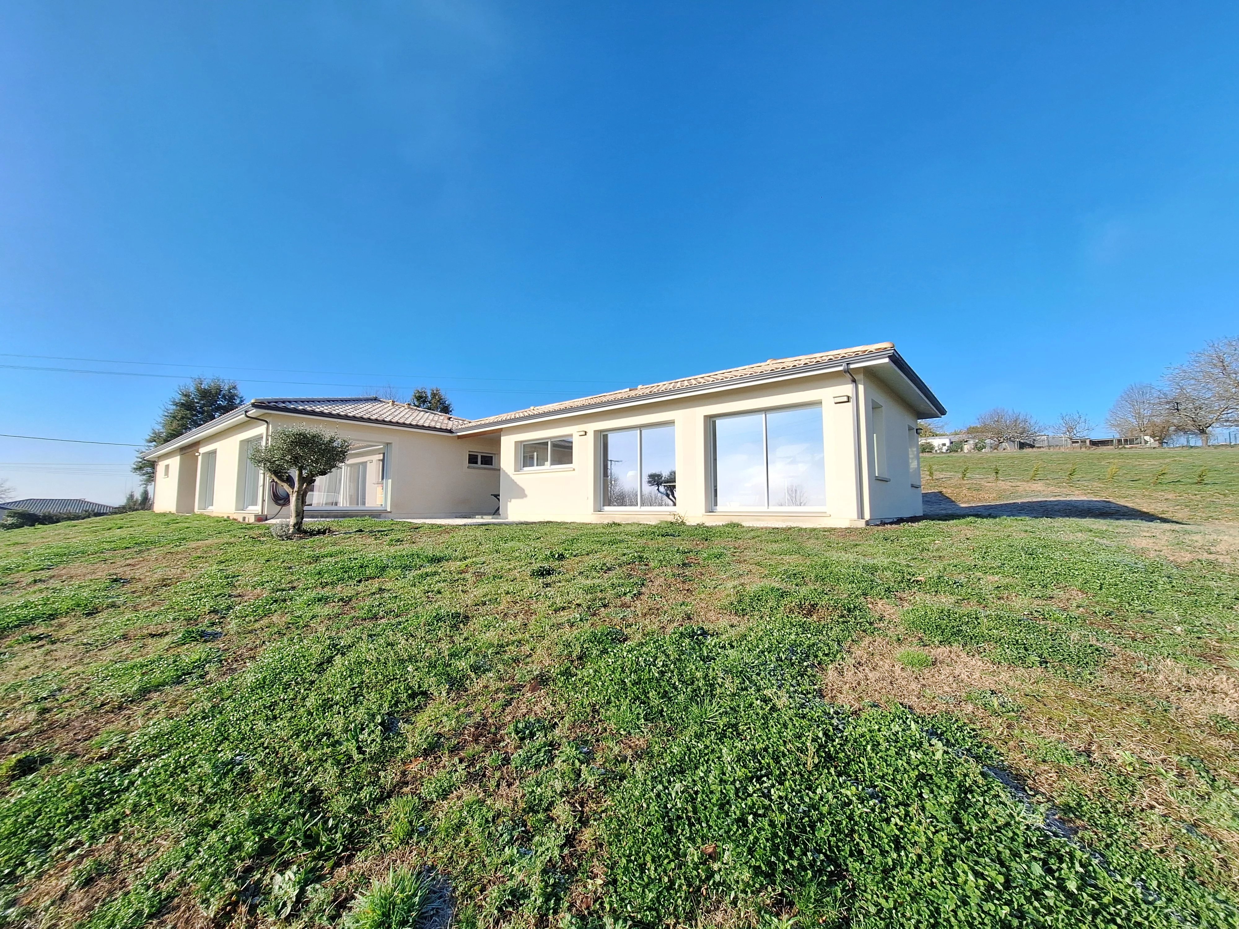 House in Duras - view 1