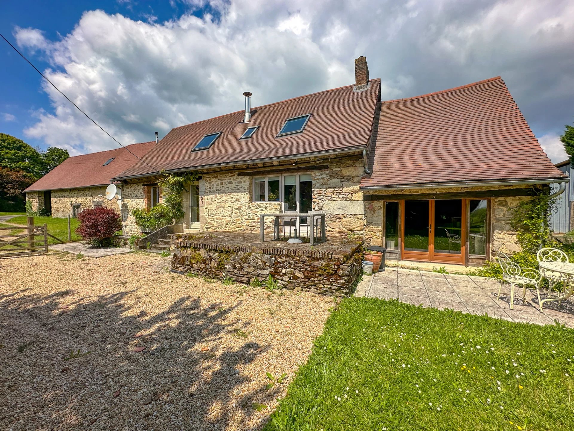 House in Ladignac-le-Long - view 1