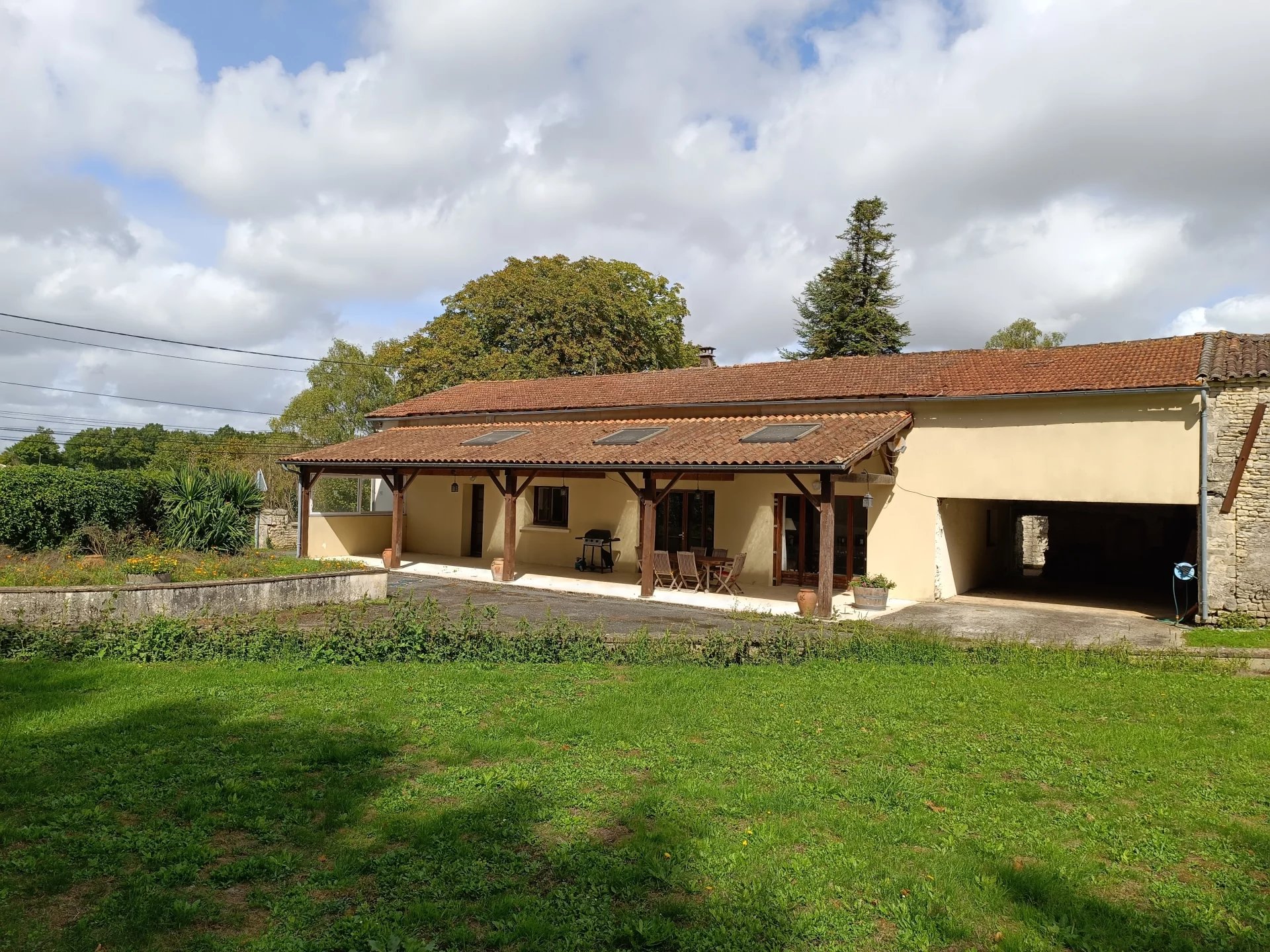 House in Nere - view 1
