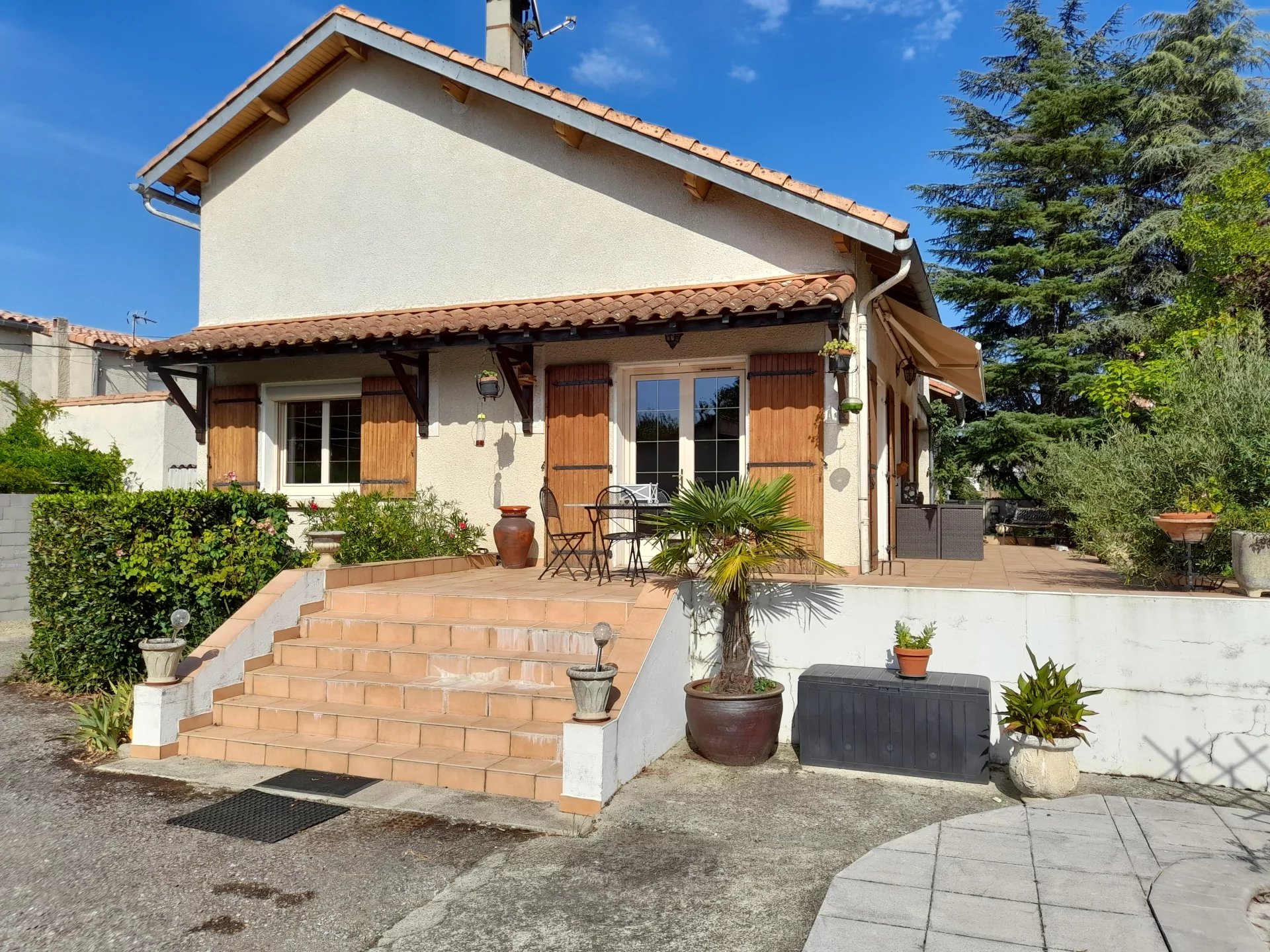 House in Esperaza - view 1